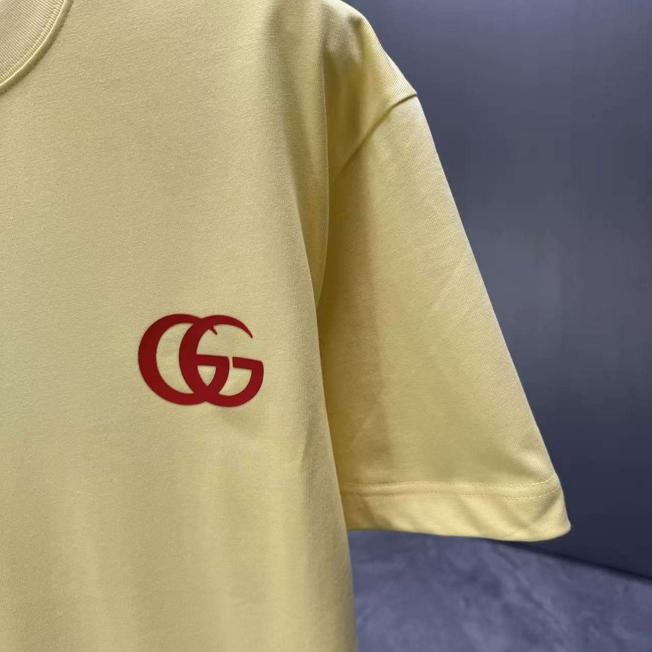 <p>GUCCI 短袖T恤(黃)</p>