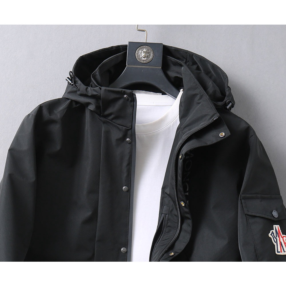 <p>Moncler 新款男士夹克外套</p>
