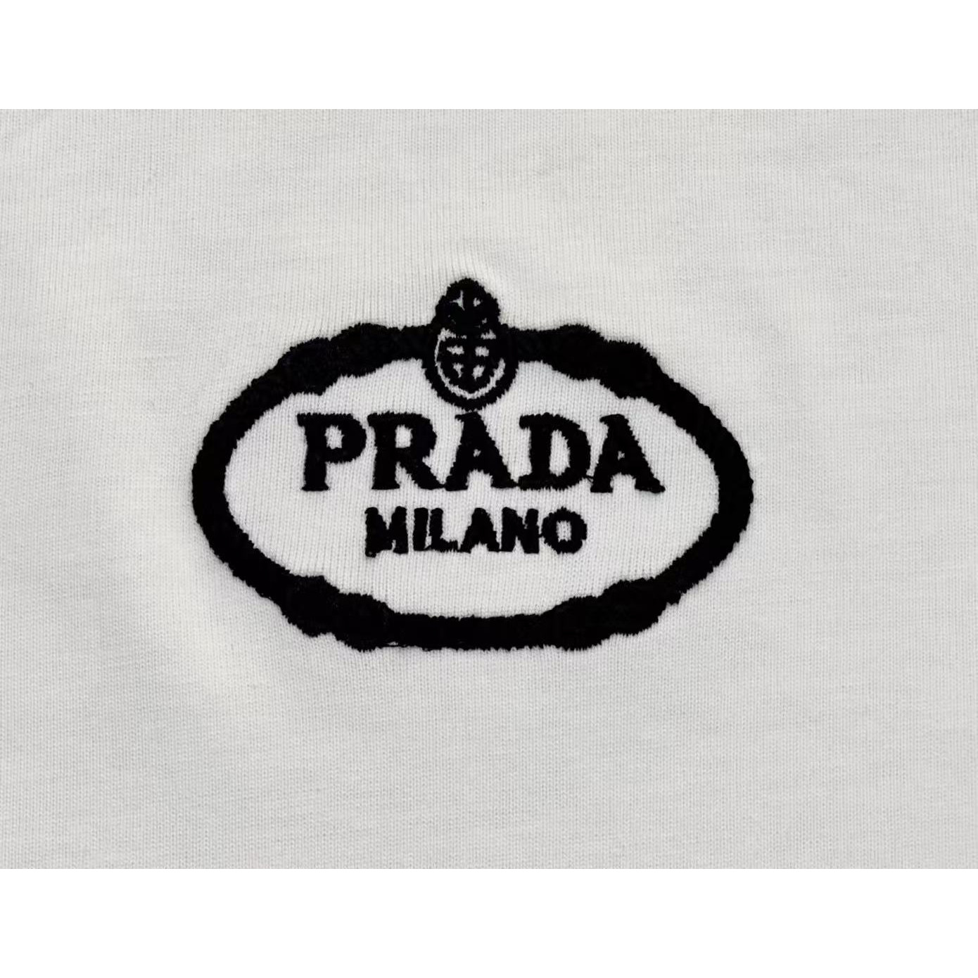 <p>PRADA 长袖卫衣T恤(黑)</p>