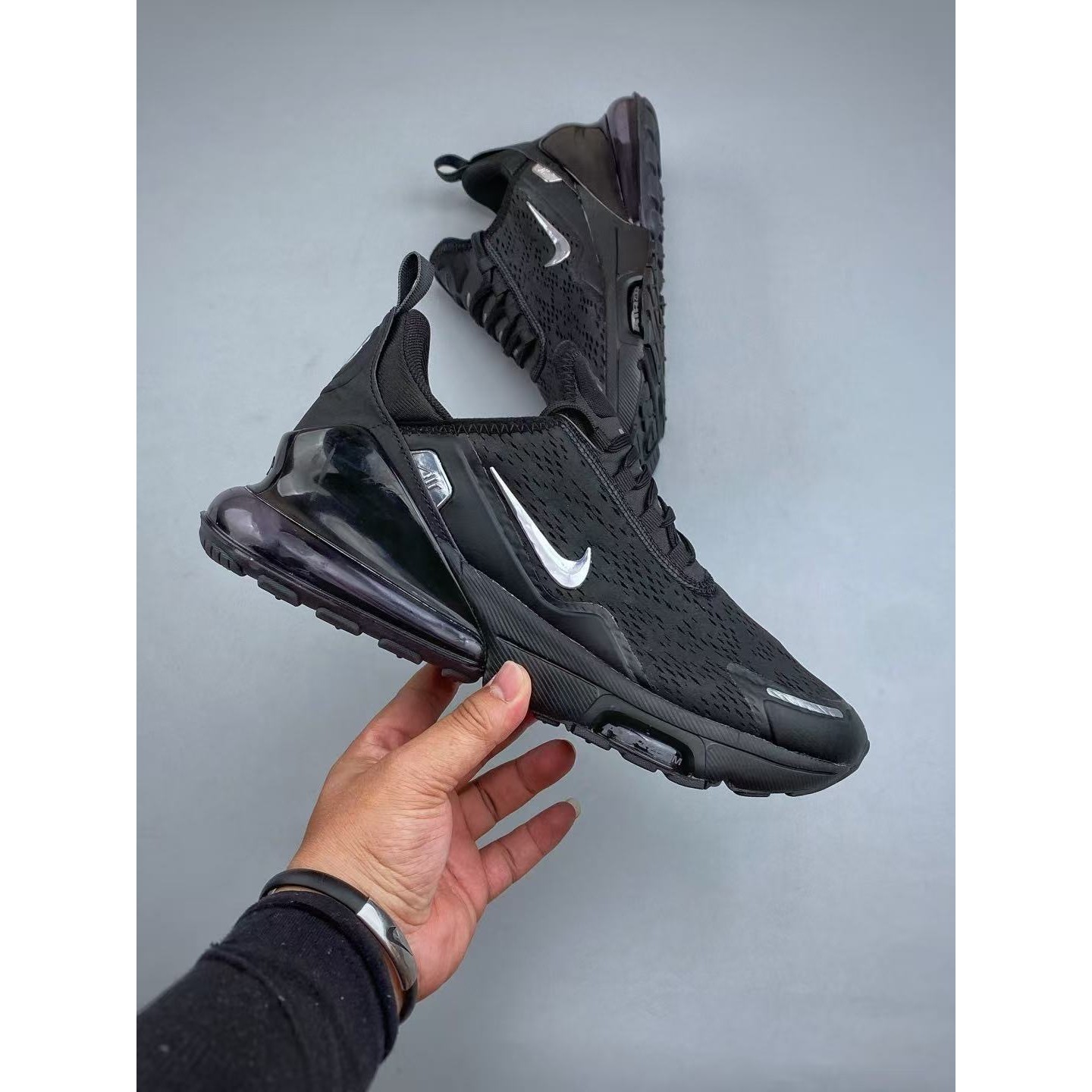 <p>Nike AIR MAX 气垫休闲跑鞋(黑)</p>