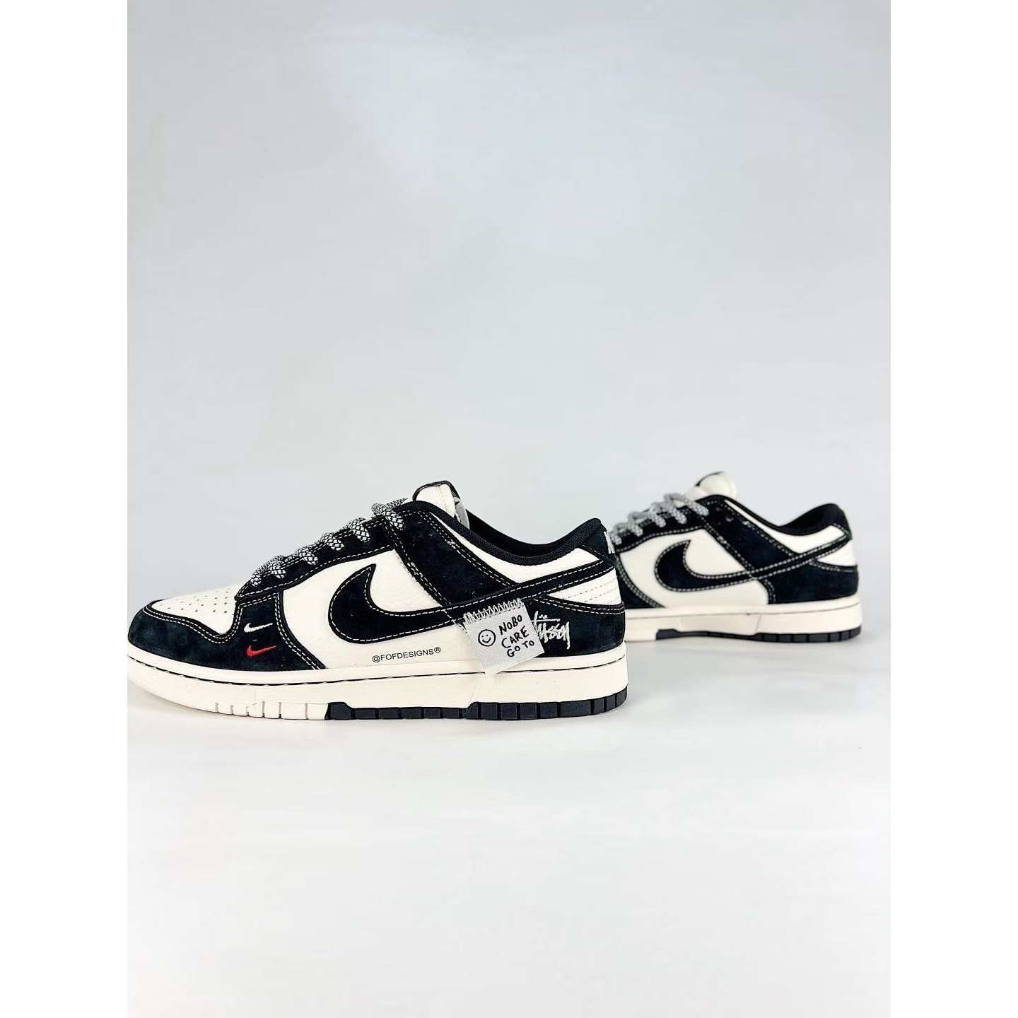 <p>NIKE DUNK SB LOW 全新配色&nbsp;</p>