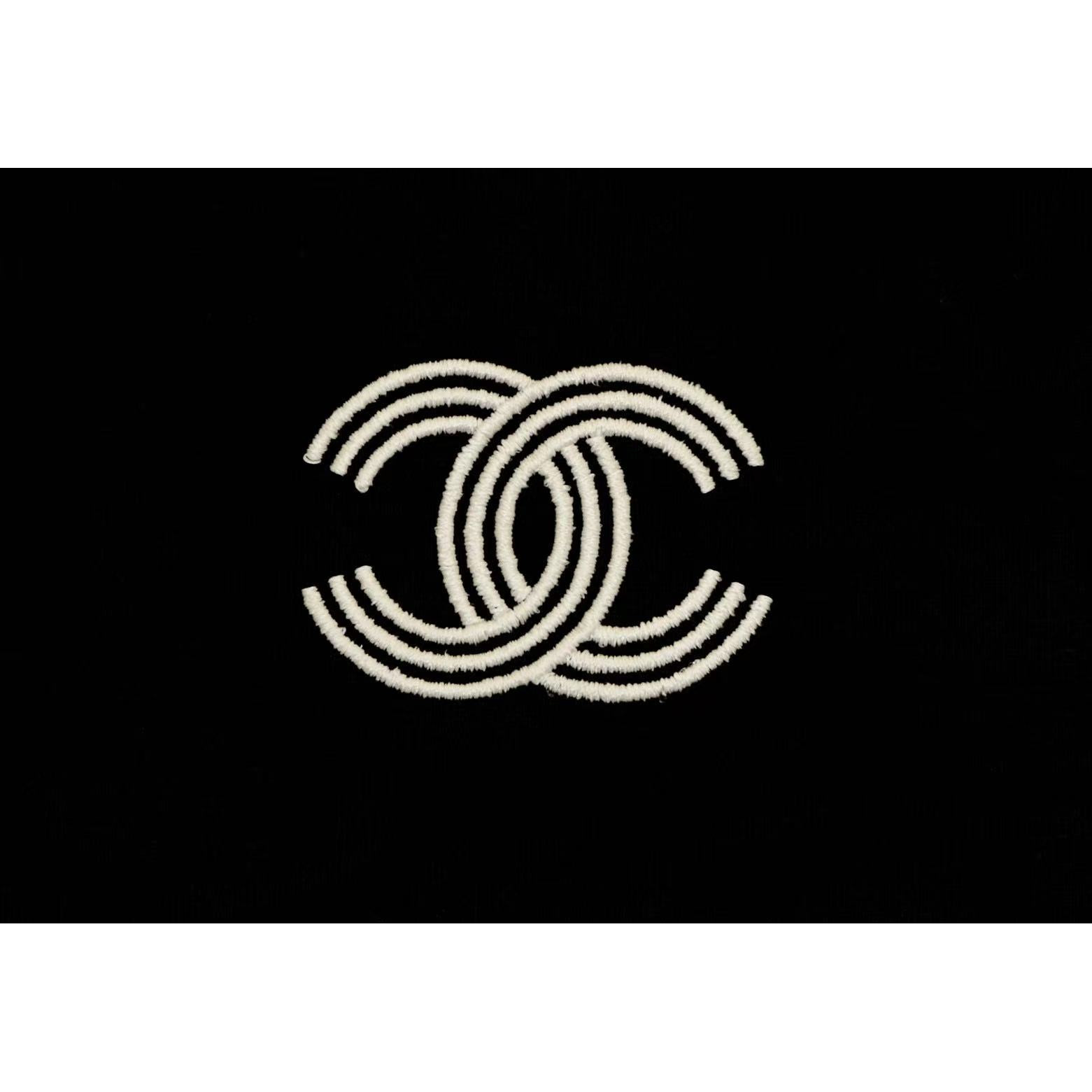 <p>CHANEL 长袖卫衣T恤(黑)</p>