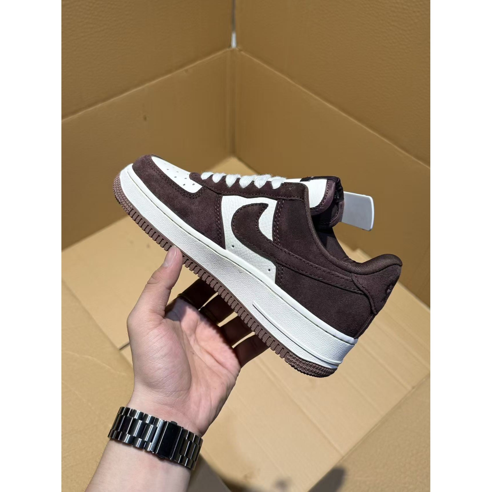 <p>Nike Air Force 1 '07空军一号 中帮百搭休闲运动板鞋</p>