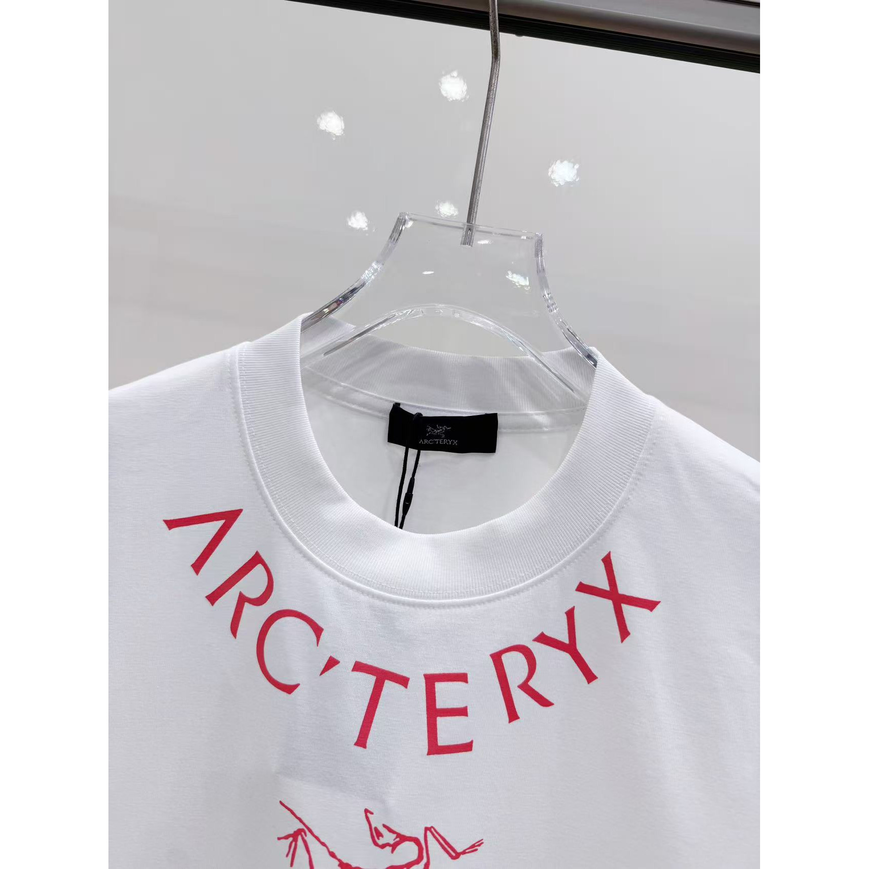 <p>Arc'teryx 短袖圆领T恤(白)</p>