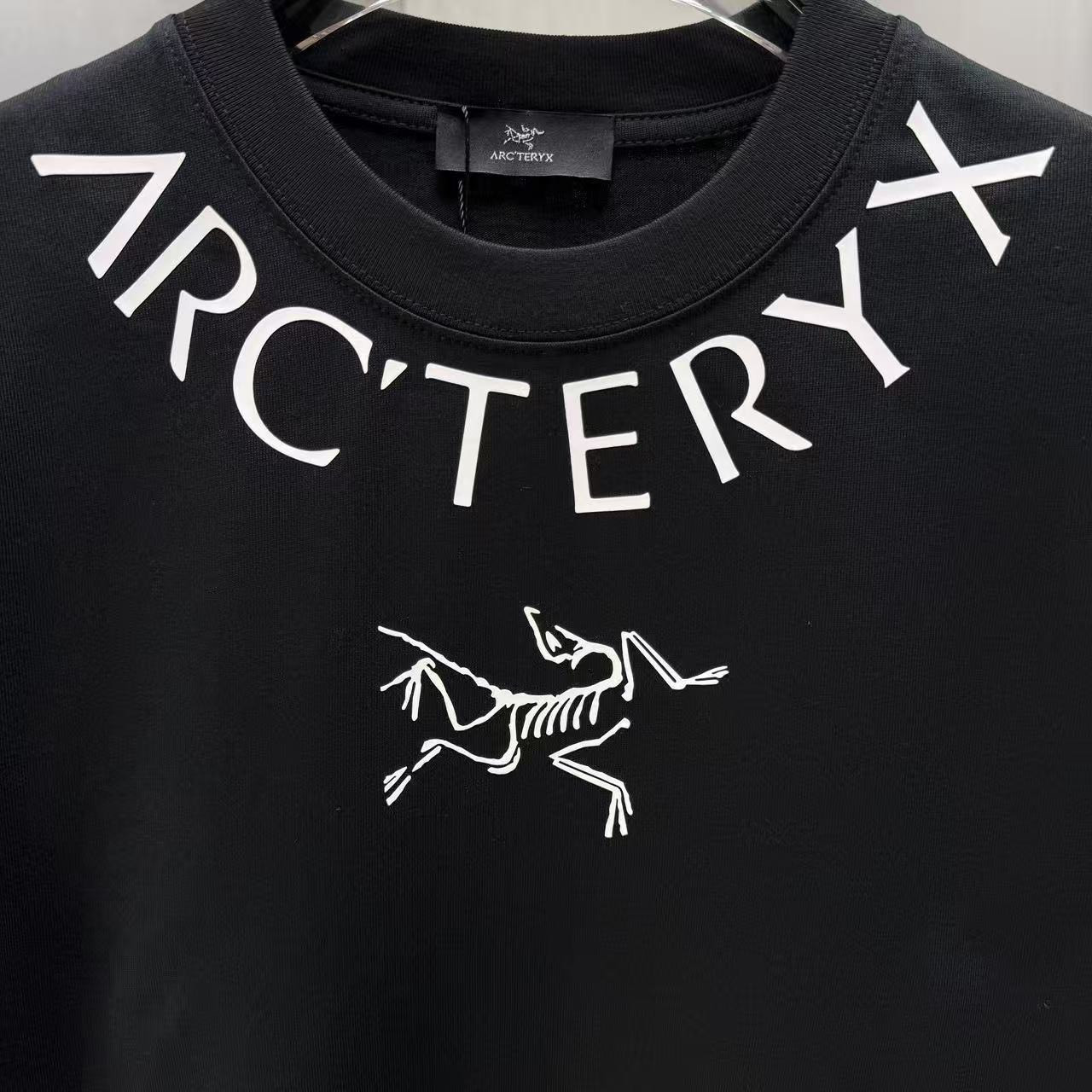 <p>Arc'teryx 短袖T恤(黑)</p>