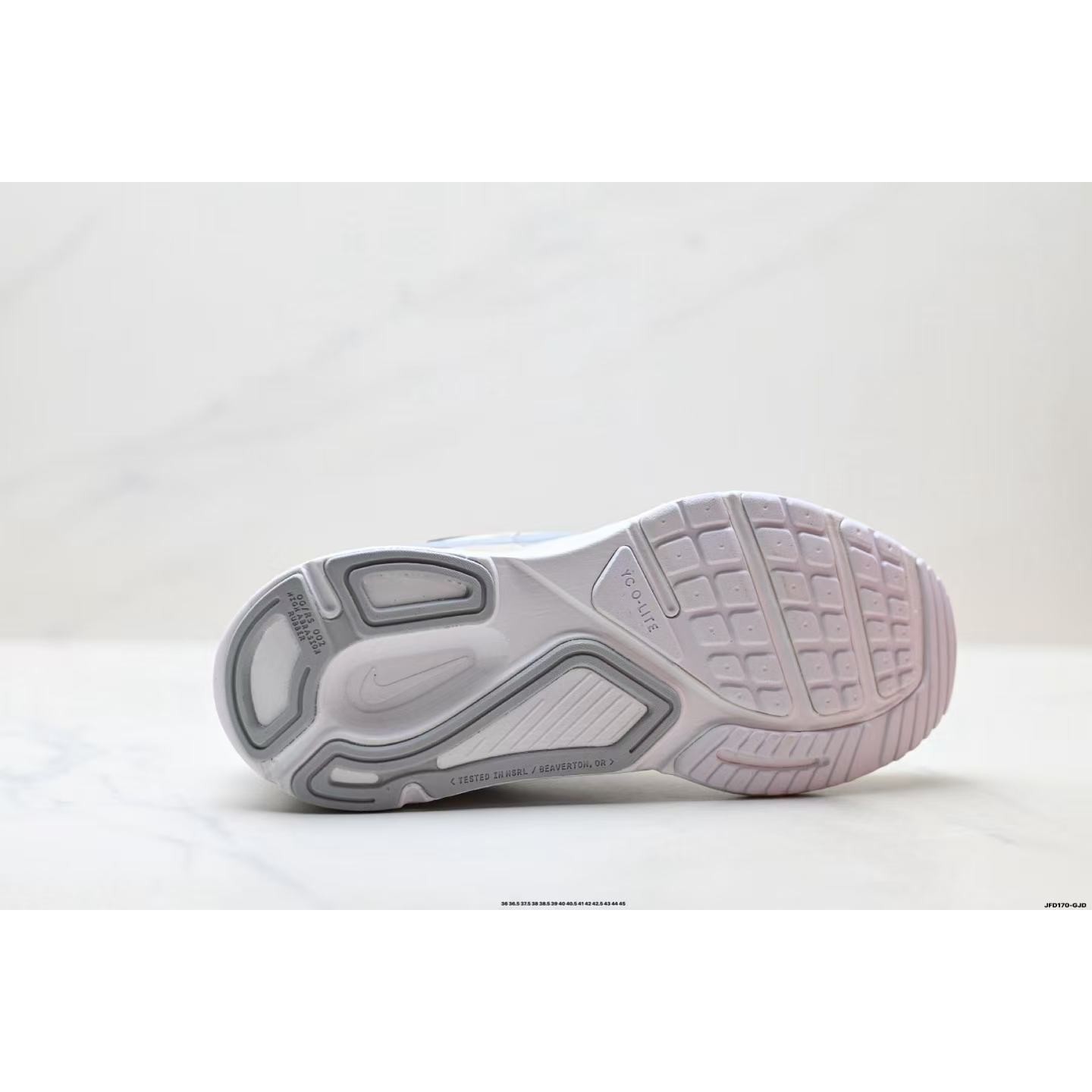 <p>NIKE STRUCTURE PLUS&nbsp; 低帮跑步鞋(白)</p>