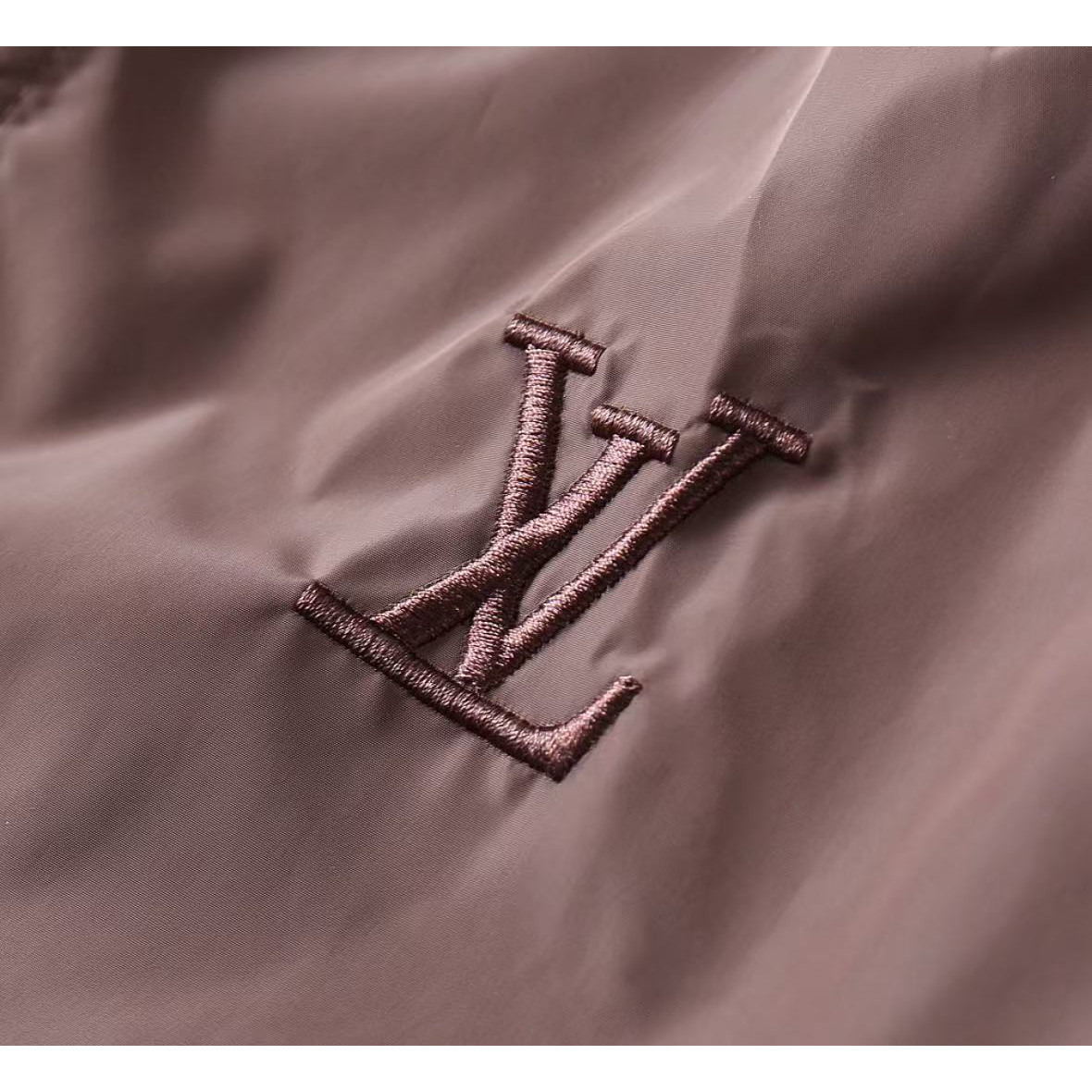 <p>LV 男士夹克外套(800832)</p>