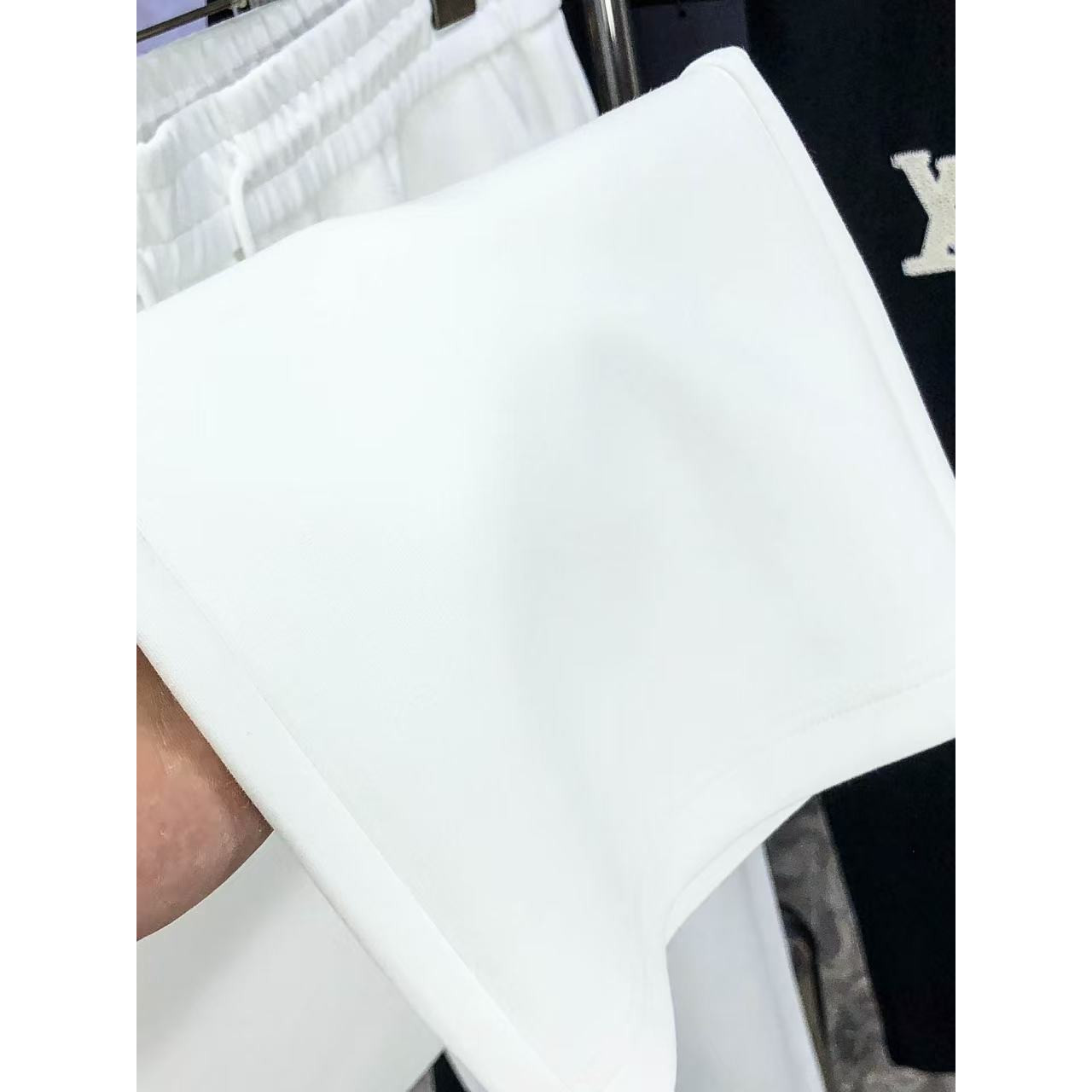 <p>LV 高品质时尚休闲裤(782971)</p>