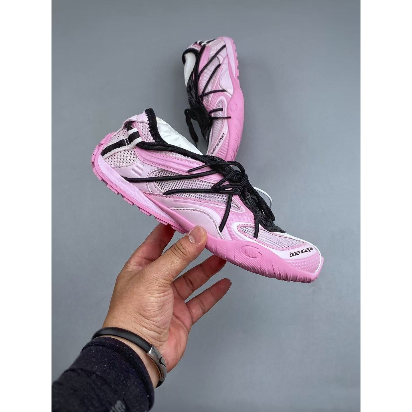 <p>Balenciaga RADAR GRADIENT LINES 25代 生活休闲鞋 (粉)&nbsp;</p>