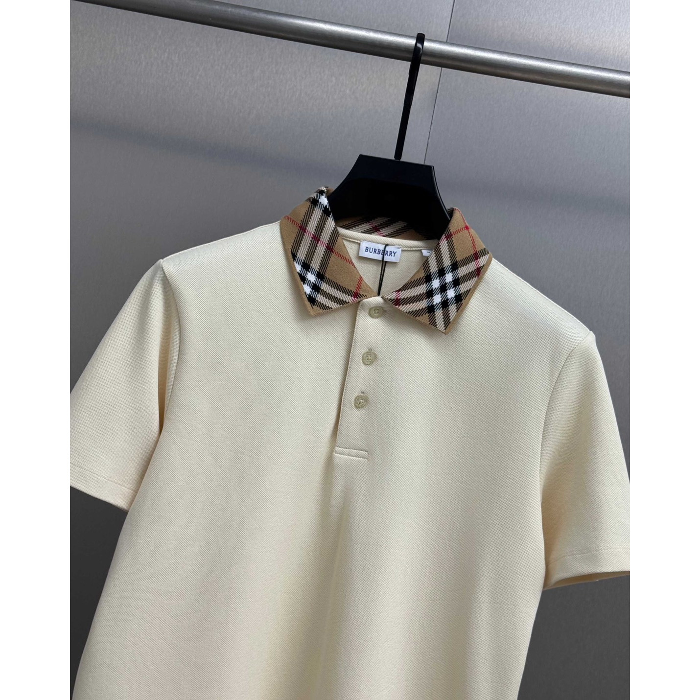 <p>BURBERRY 短袖翻领polo衫(杏)</p>