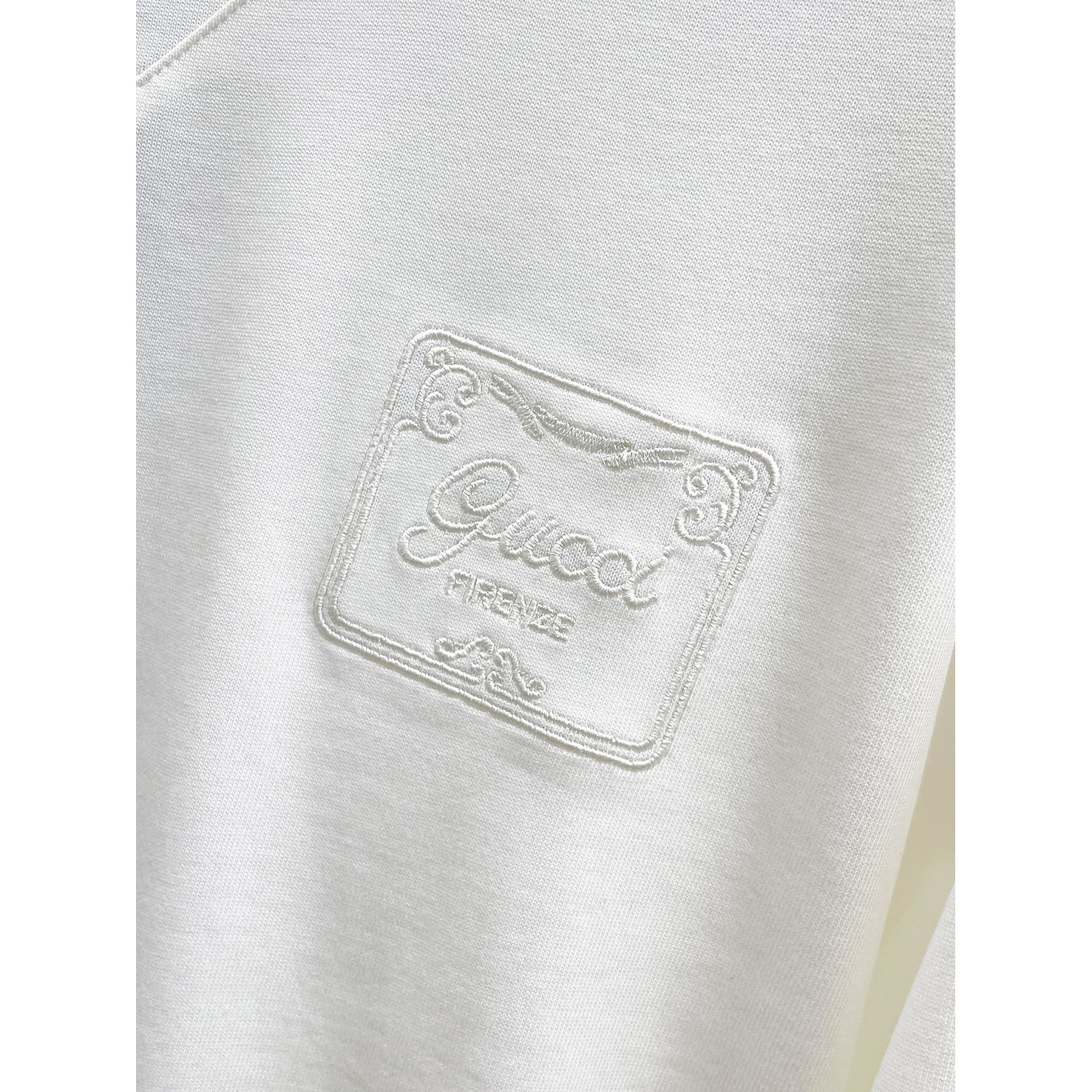 <p>GUCCI 长袖T恤(白)</p>