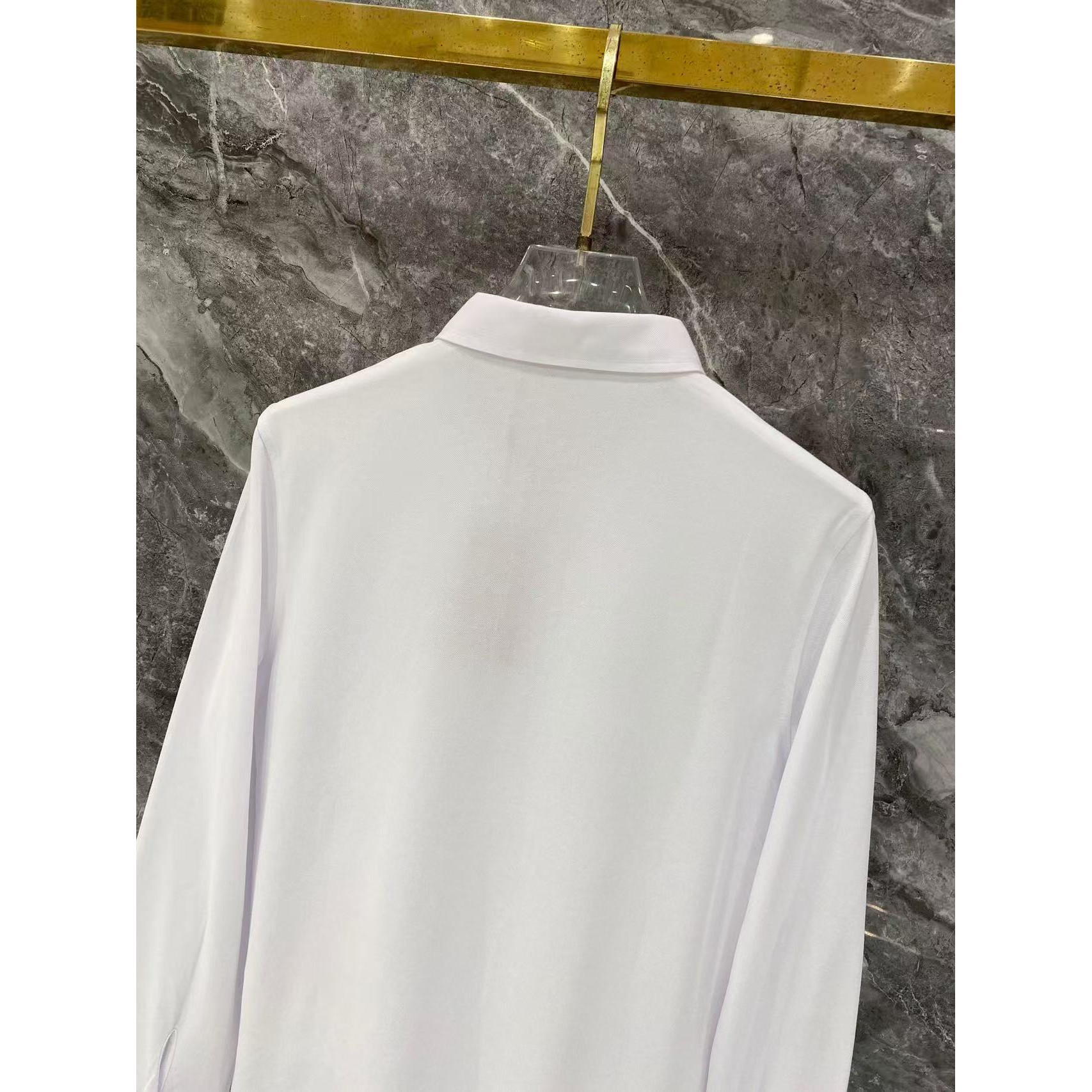 <p>Burberry 秋冬长袖Polo(782983)</p>