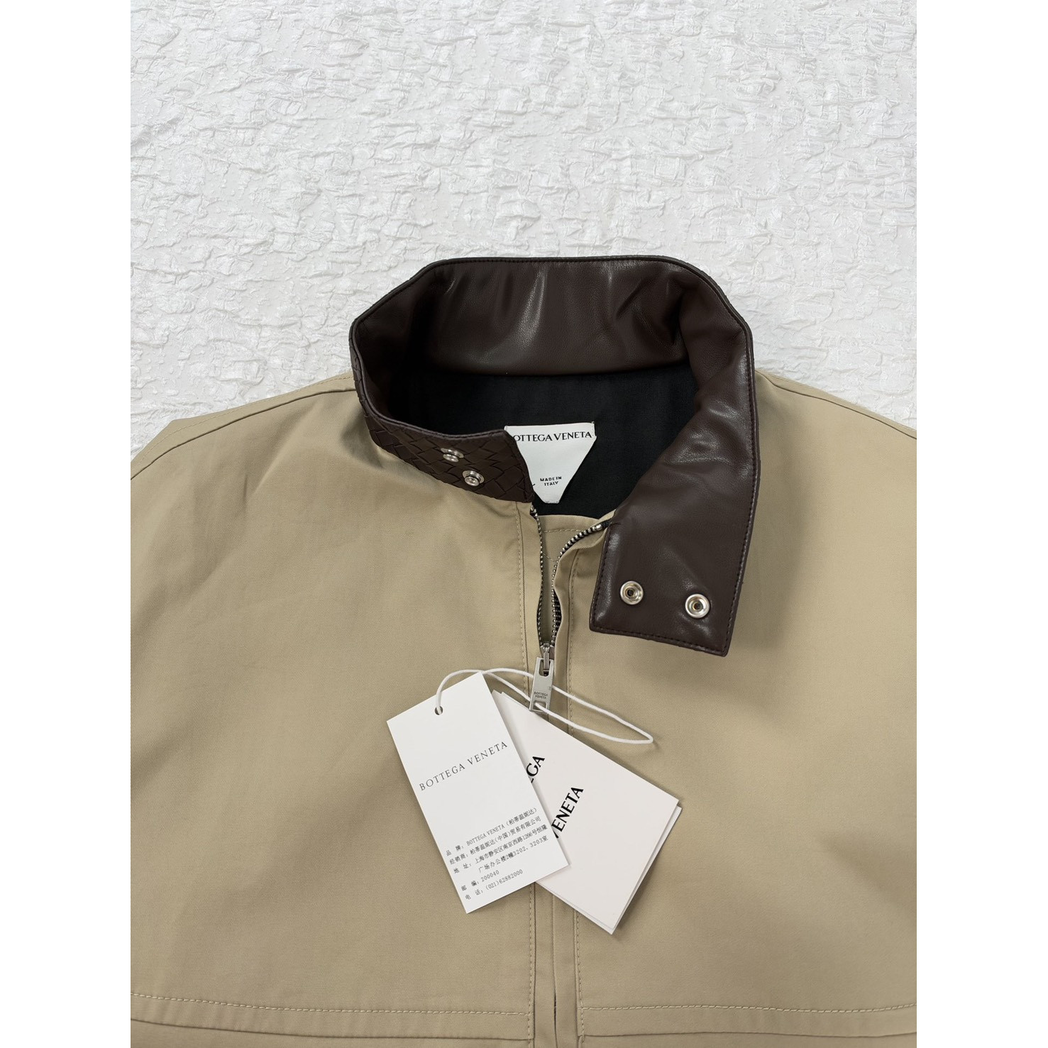<p>Bottega Veneta Bv菱格编织纹路夹克外套(卡其)</p>