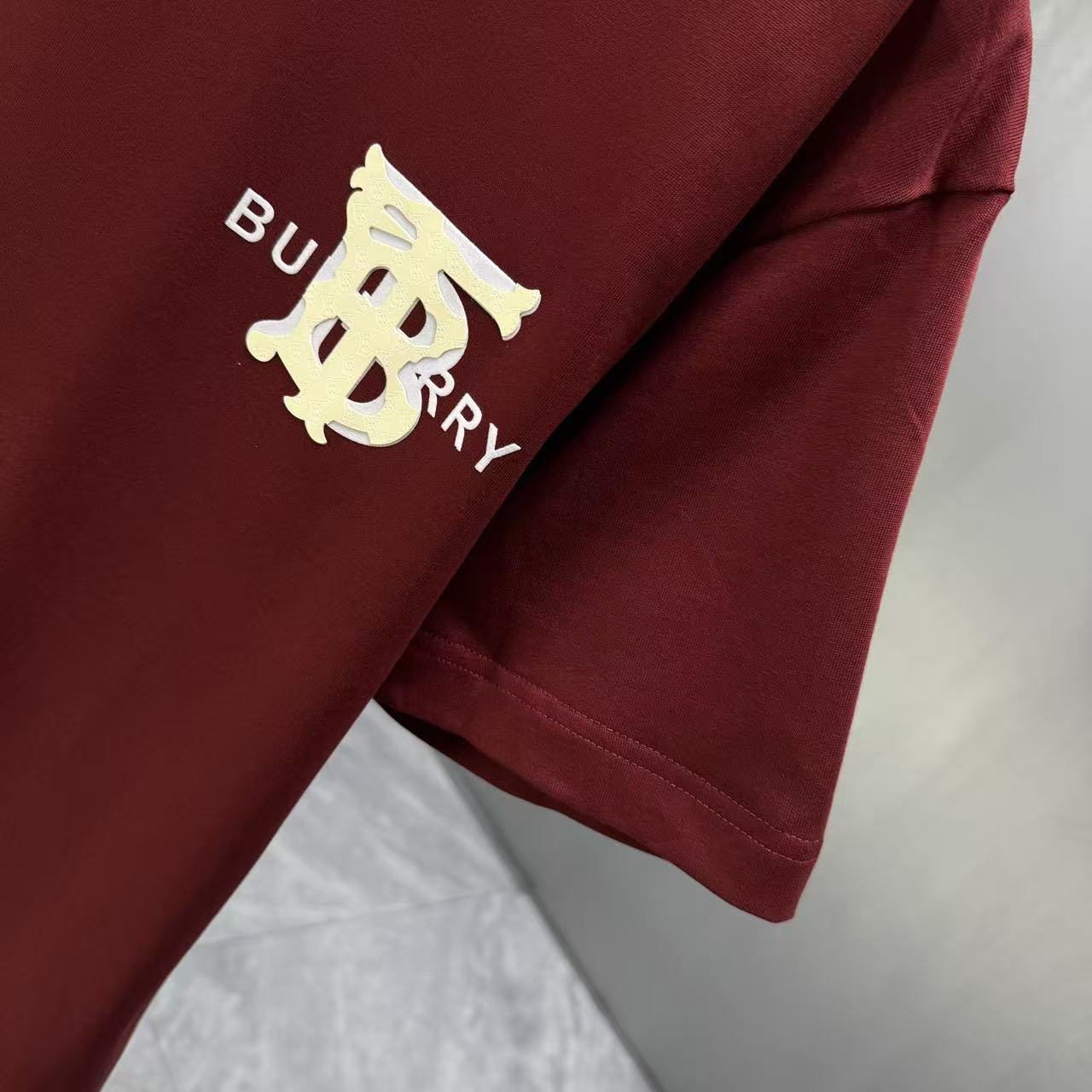 <p>BURBERRY 短袖T恤(紅)</p>