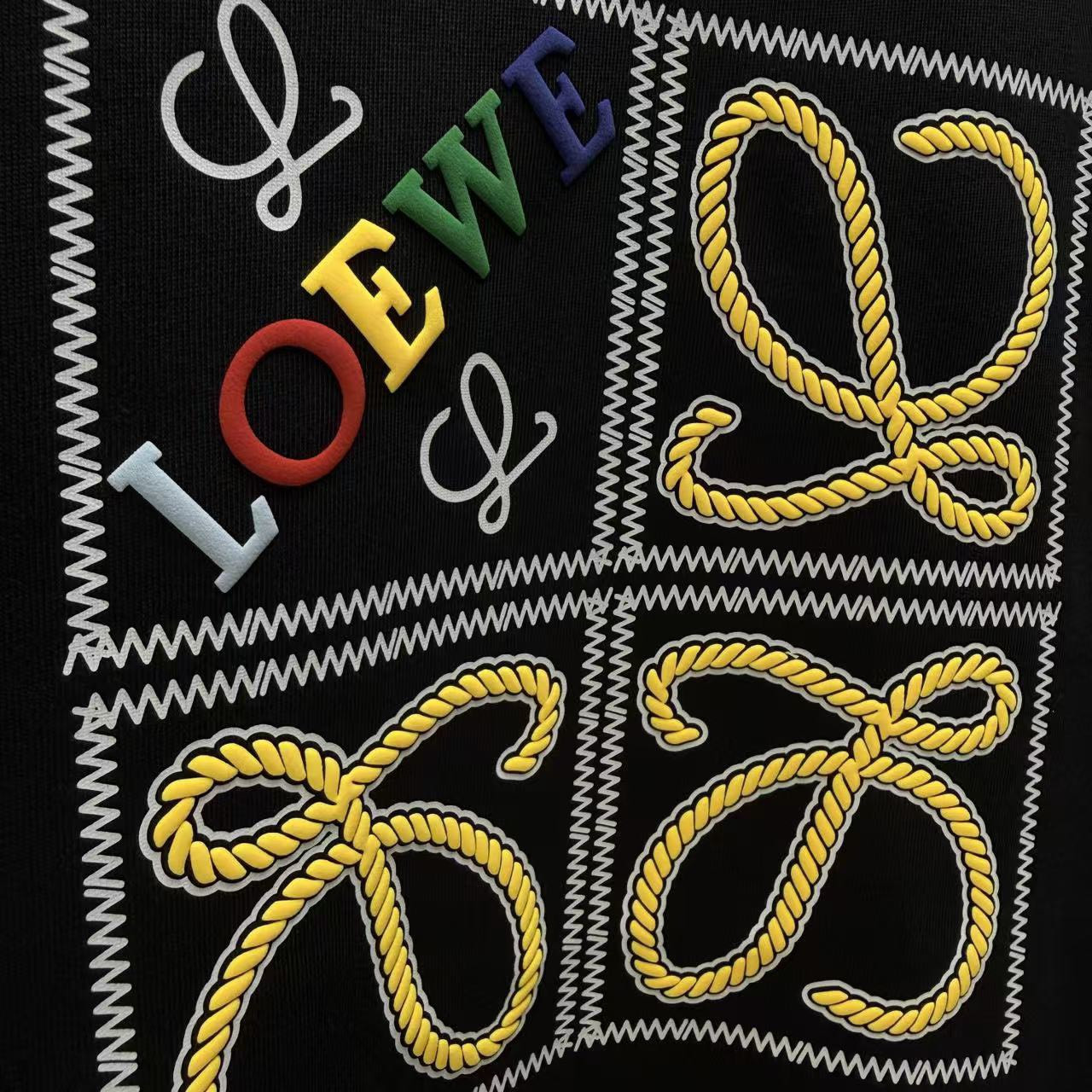 <p>LOEWE 短袖T恤(黑)</p>