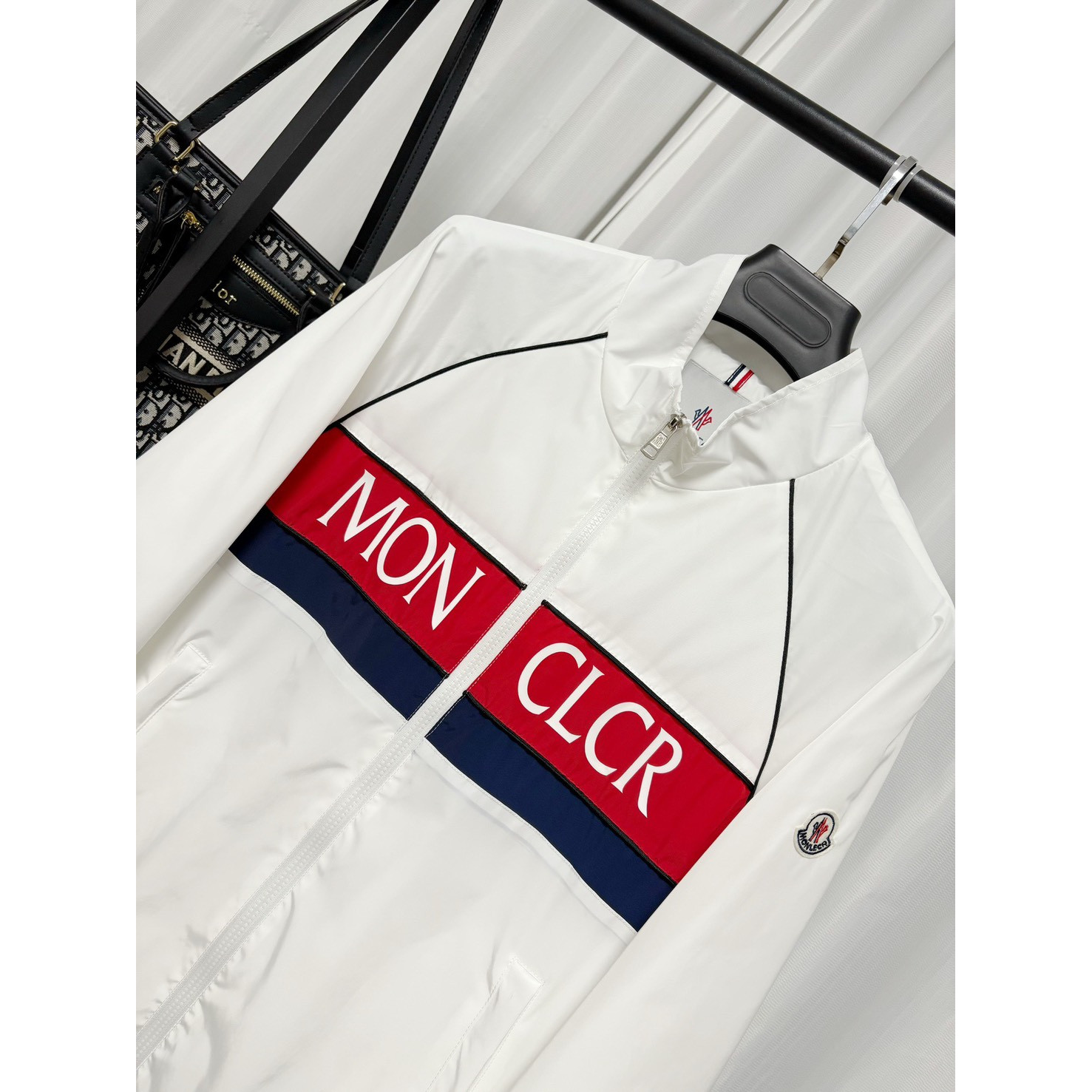 <p>Moncler 夹克外套</p>
