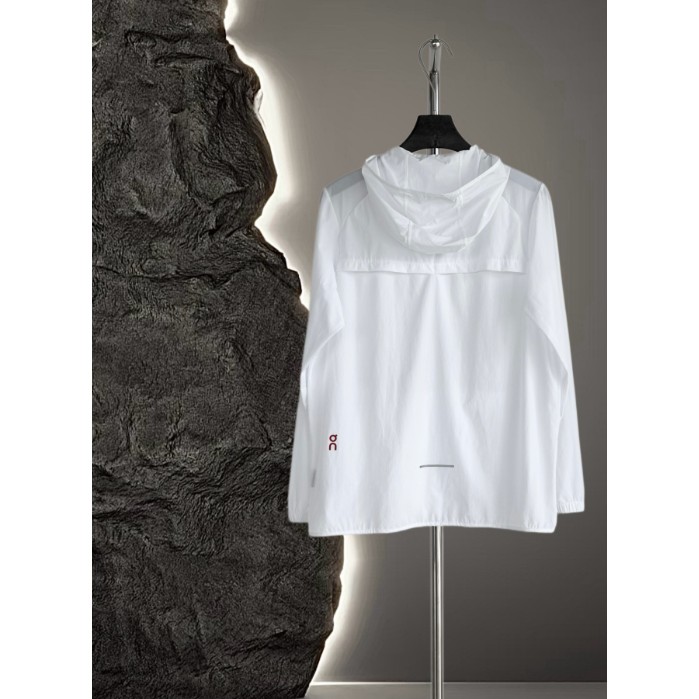 <p>On Weather Jacket Insulated 輕量外套</p>