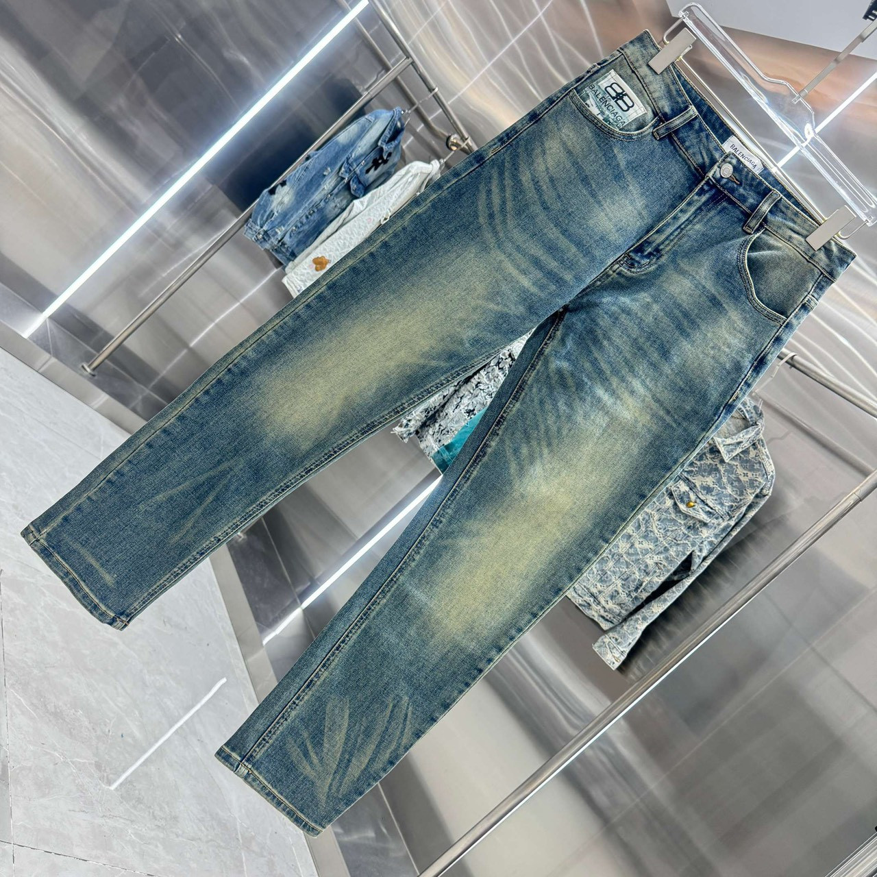 <p>Balenciaga 直筒牛仔裤(蓝色)</p>