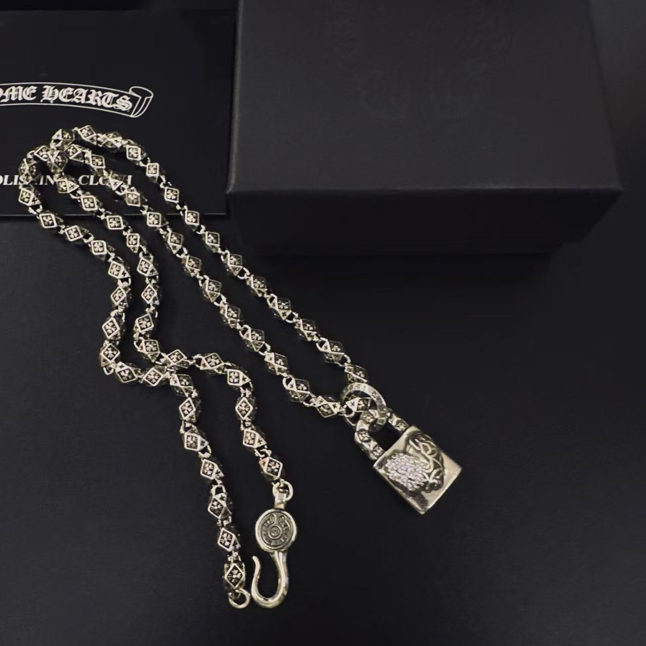 <p>CHROME HEARTS&nbsp;项链</p>