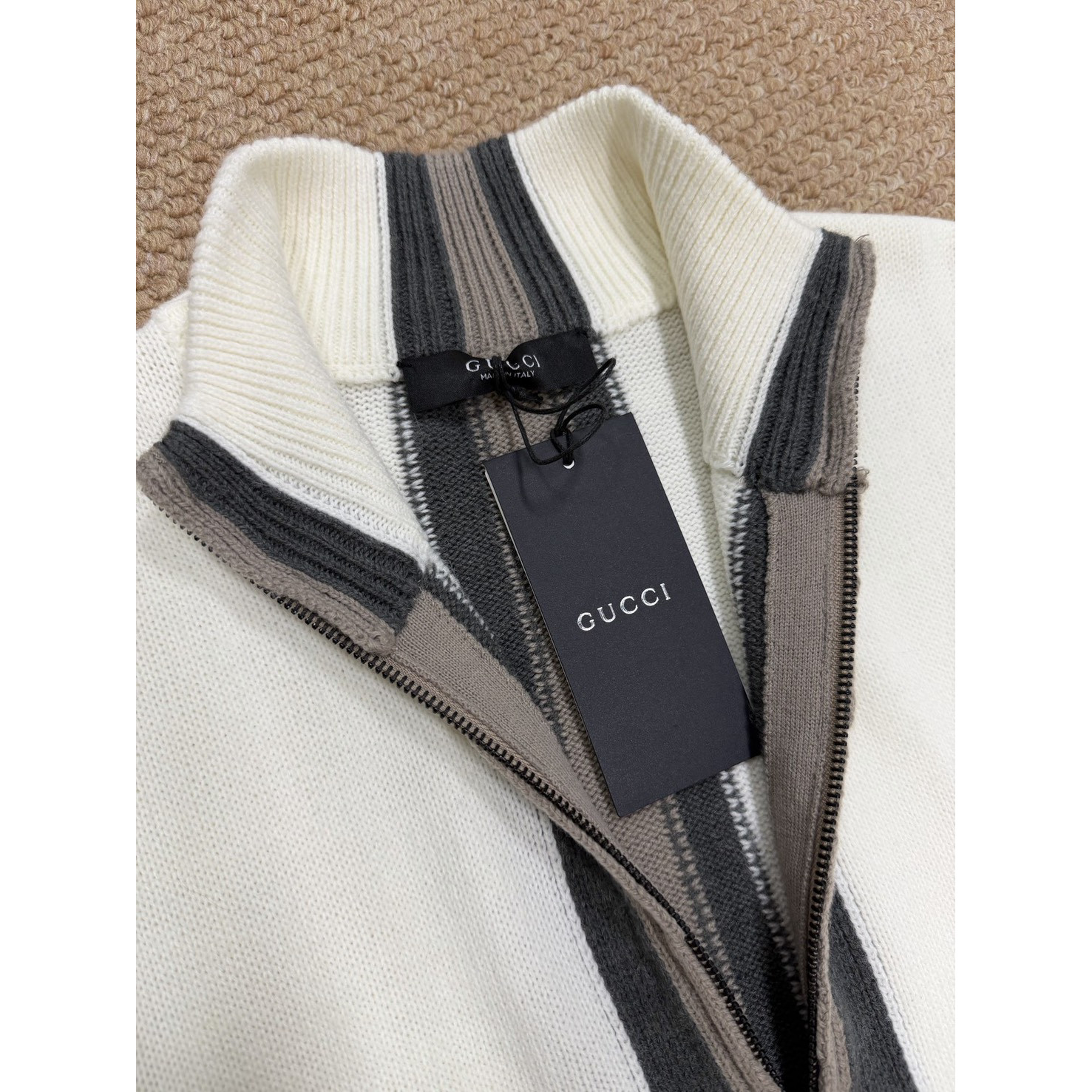 <p>GUCCI&nbsp;针织毛衣</p>
