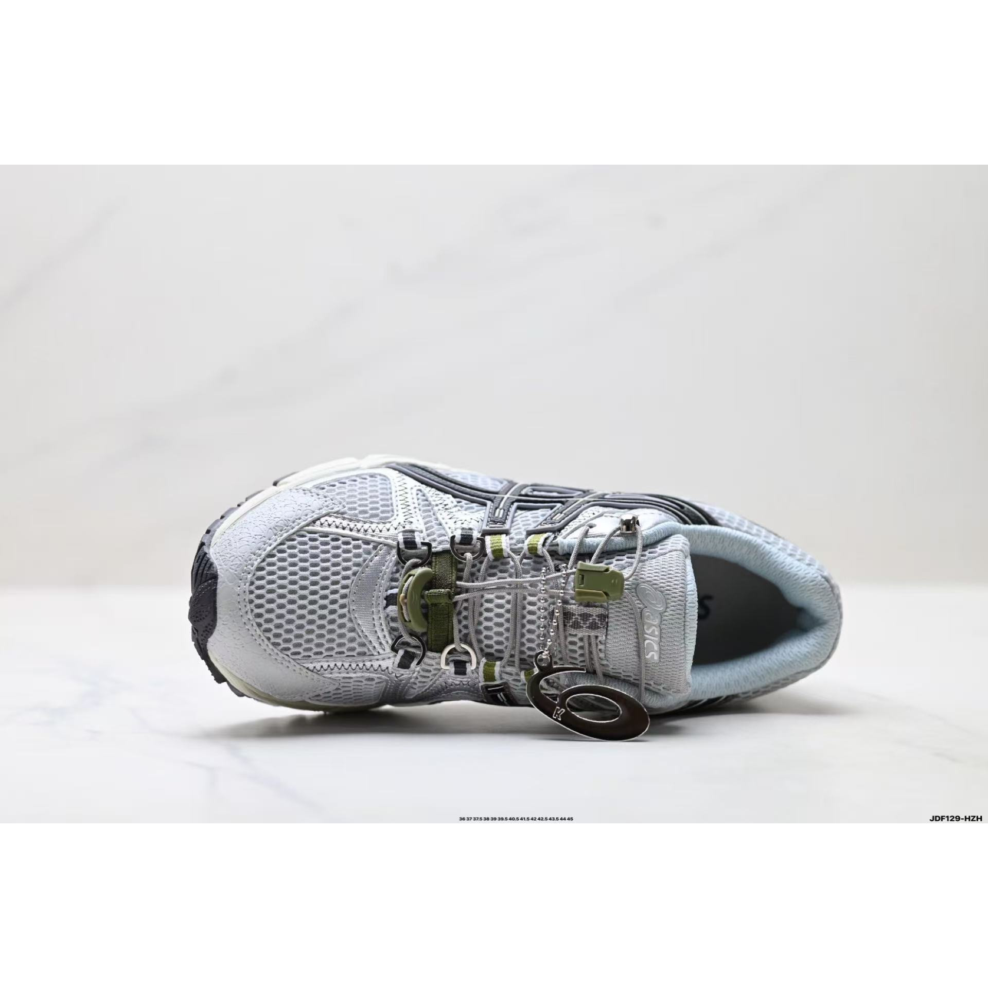 <p>Asics Gel-Kahana 8 FL&nbsp; 经典户外跑鞋(白)</p>