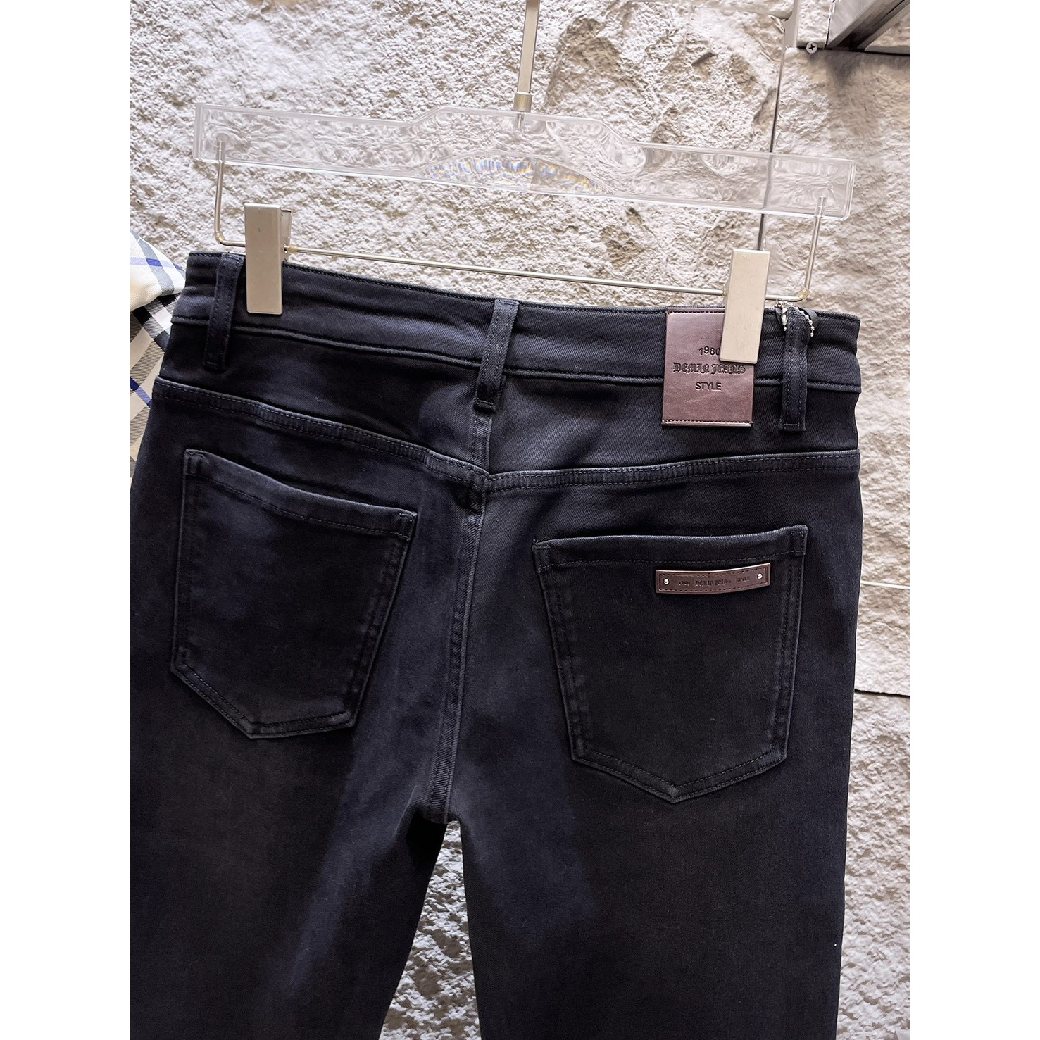 <p>CHROME HEARTS&nbsp;<span style="font-size:13px">高端牛仔裤(黑)</span></p>