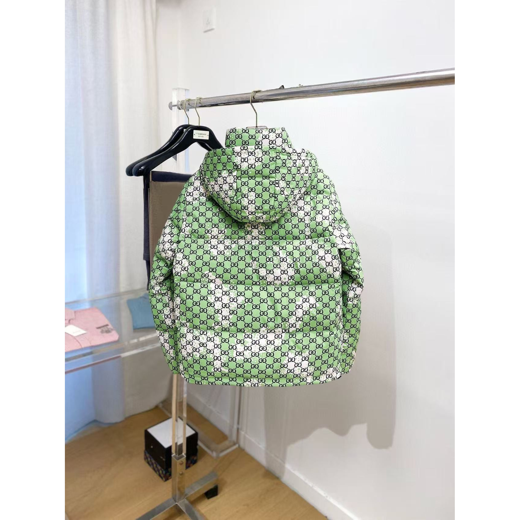 <p>GUCCI 秋冬新款羽绒服(綠)</p>