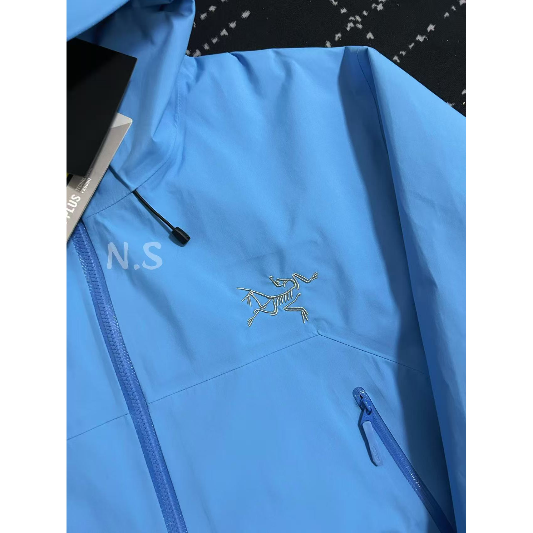 <p>Arc'teryx Beta系列 SL GORE-TEX 硬壳刺绣连帽防水防风透气冲锋衣 (惠斯勒蓝)</p>