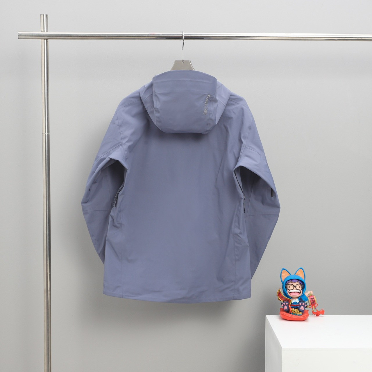 <p>Arc'teryx Bate SL 轻质透气连帽冲锋衣</p>