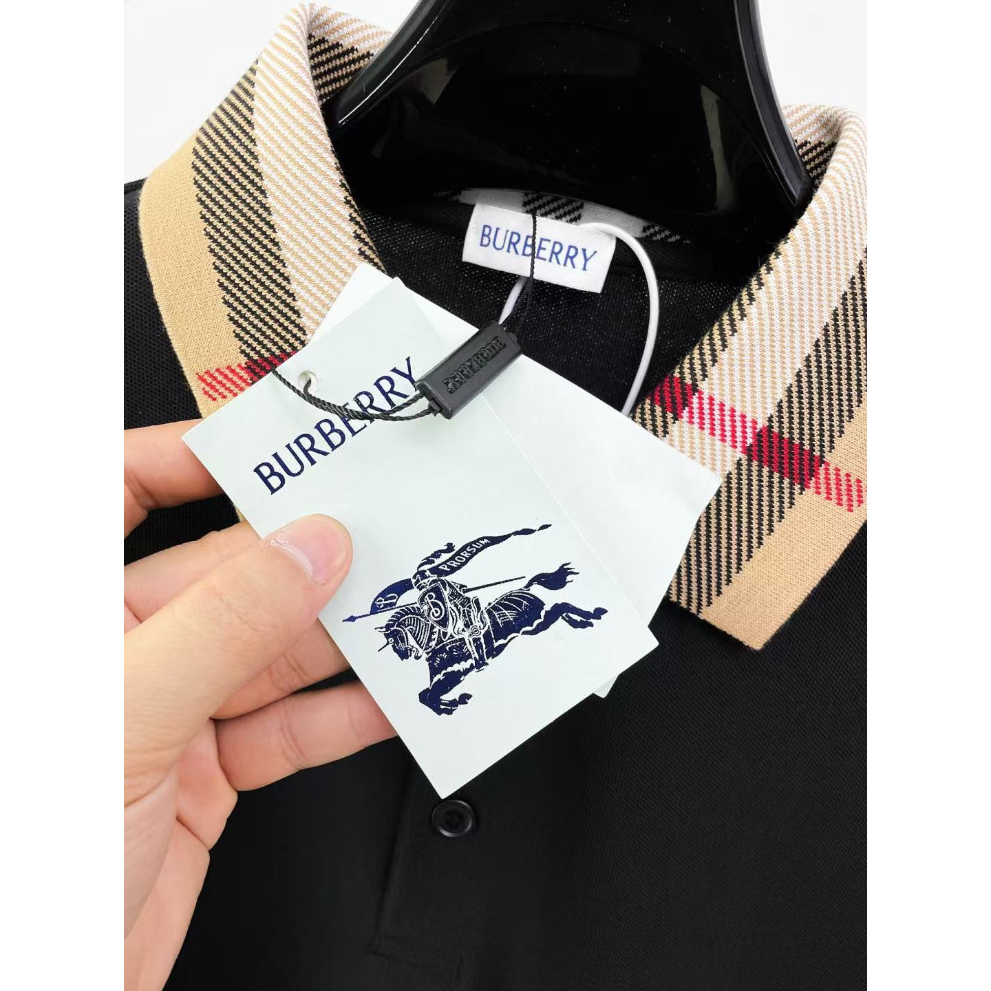 <p>BURBERRY 长袖Polo衫(黑)</p>