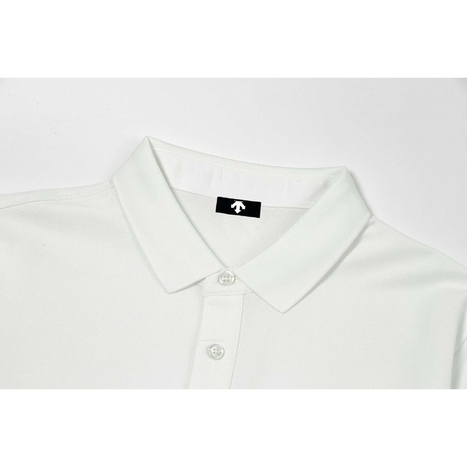 <p>Descente 男士高端珠地棉休闲长袖POLO衫(白)</p>