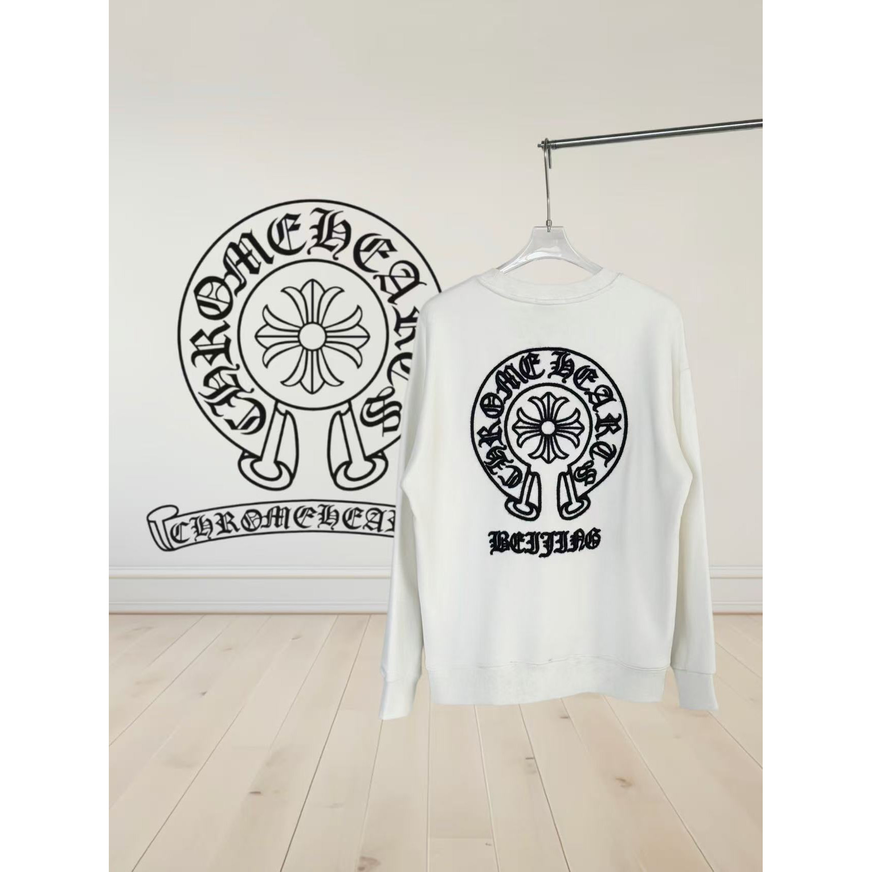 <p>CHROME HEARTS&nbsp;圆领卫衣(白)</p>