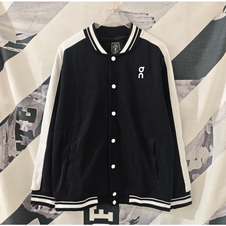 <p>On 長袖棒球服夾克外套(黑)</p>