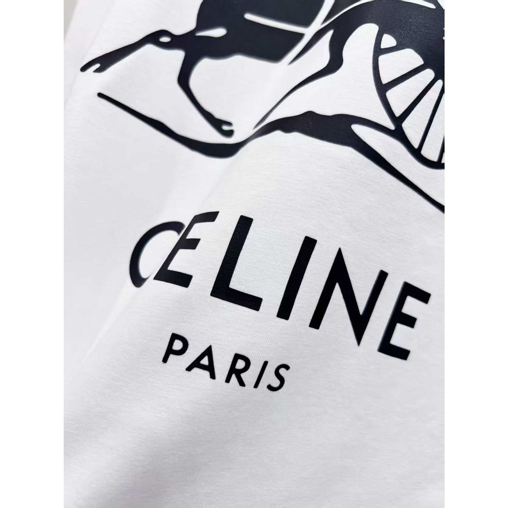 <p>CELINE&nbsp;短袖圆领T恤(白)</p>