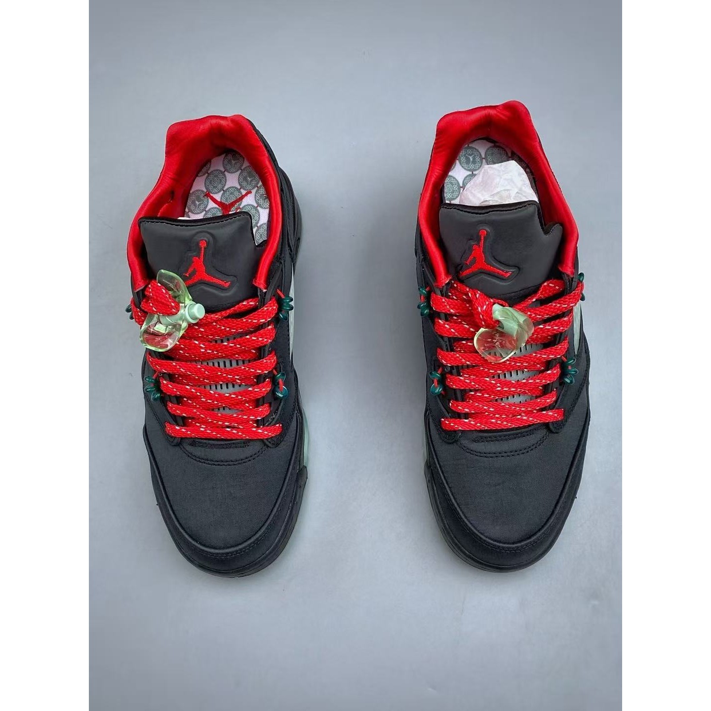 <p>Air Jordan 5 Low Fire Red&nbsp; 篮球鞋(黑)</p>