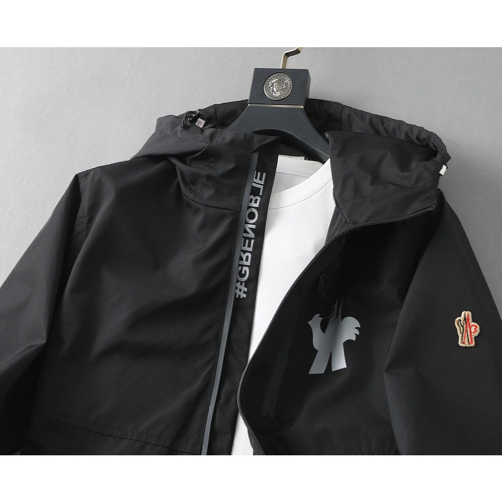 <p>Moncler 新款男士夹克外套</p>