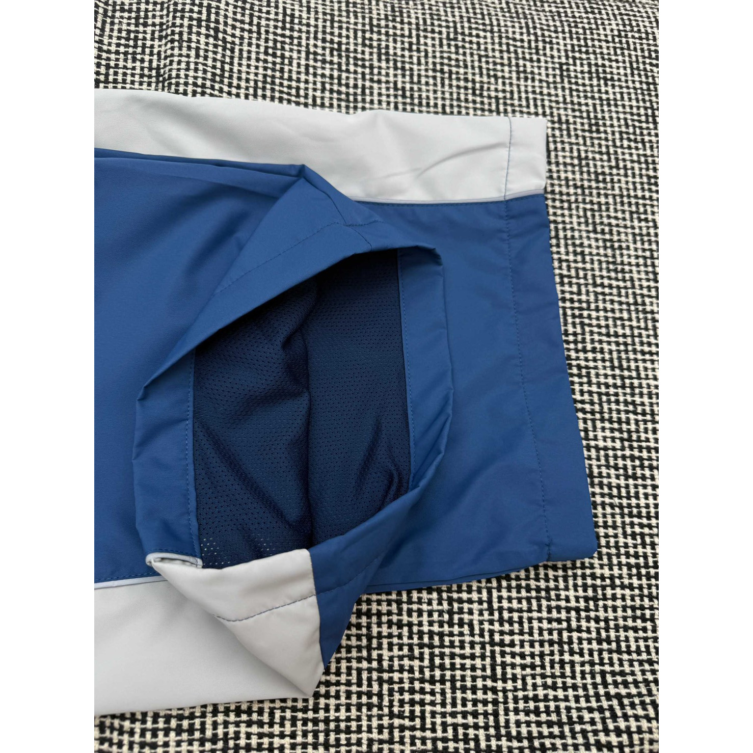 <p>Balenciaga 环圈字母刺绣撞色运动长裤(藍)</p>