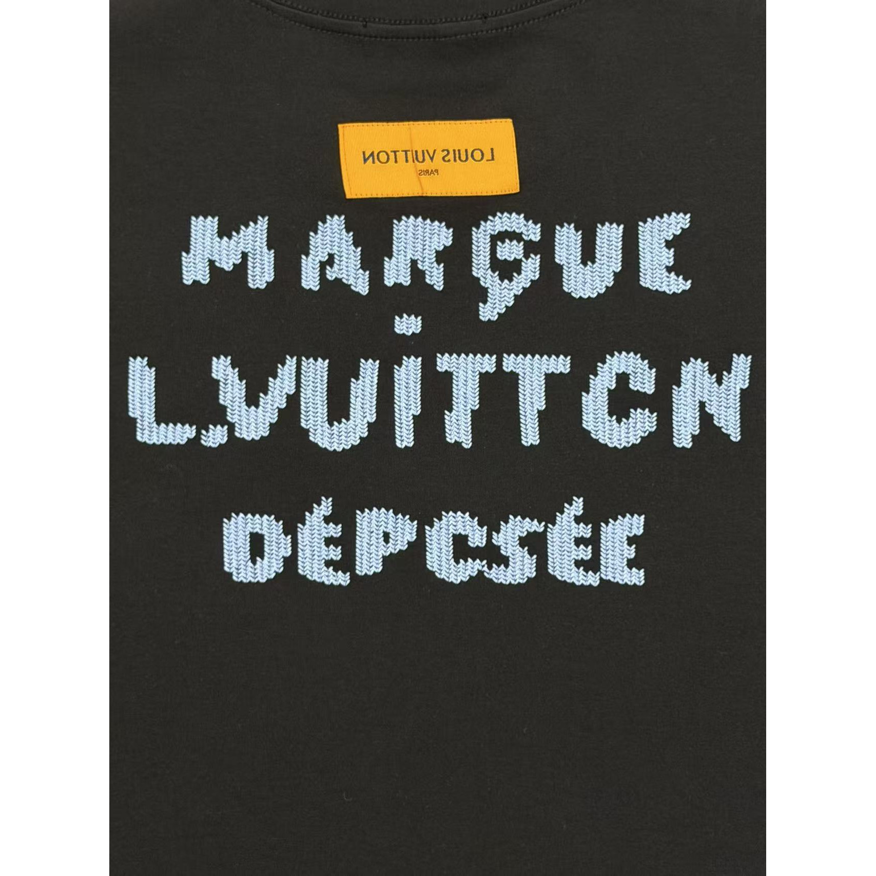 <p>LV&nbsp;刺绣短袖T恤(黑)</p>