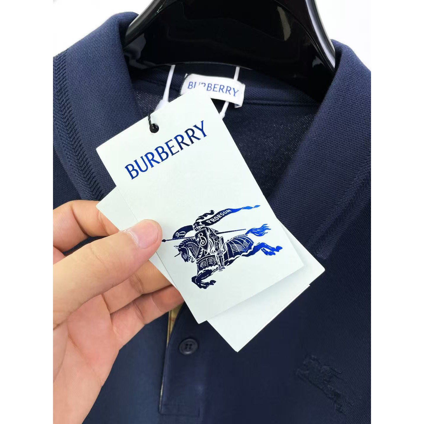 <p>BURBERRY 长袖Polo衫(藍)</p>