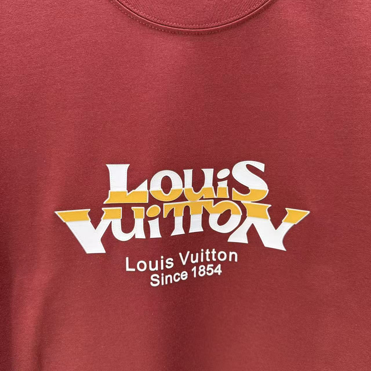 <p>LV 短袖T恤 (厚板)(紅)</p>