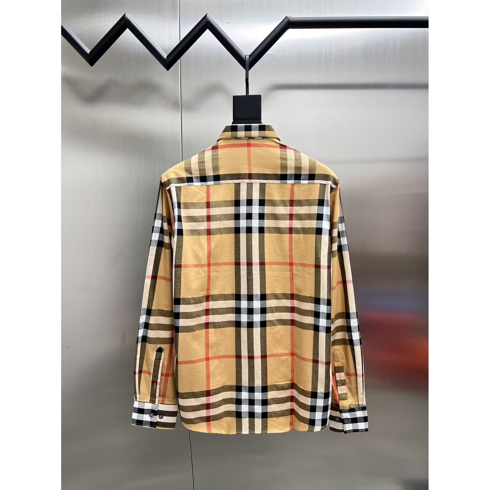 <p>Burberry 长袖衬衫(783232)</p>