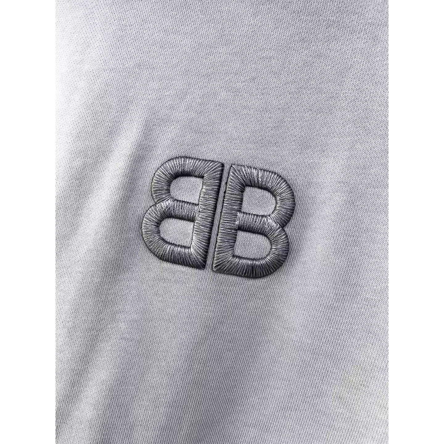 <p>Balenciaga 圓領長袖T恤(洗水灰)</p>