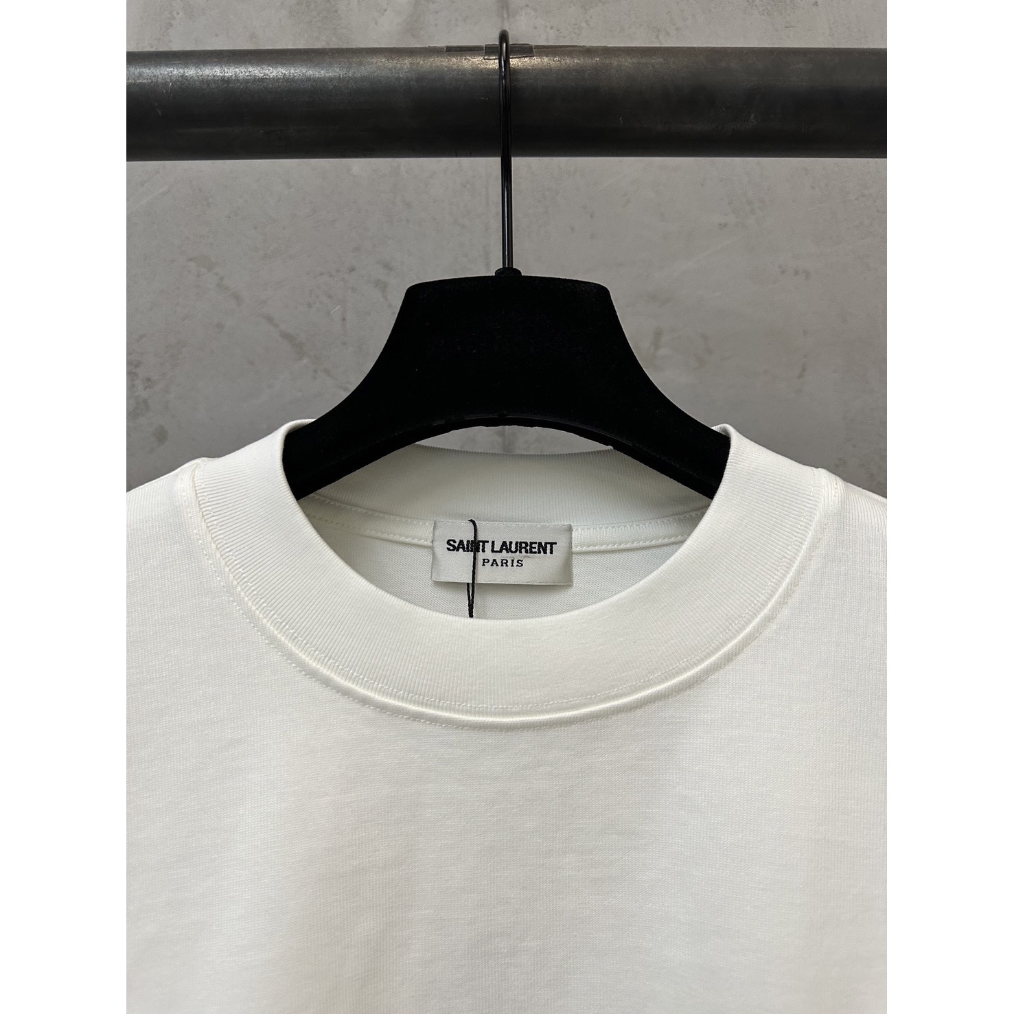 <p>YSL 小logo刺绣短袖T恤(白)</p>