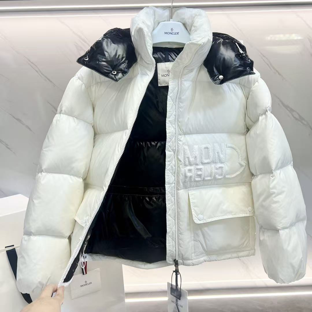 <p>MONCLER Abbaye面包服漆面尼龙女士羽绒服(白黑色)</p>