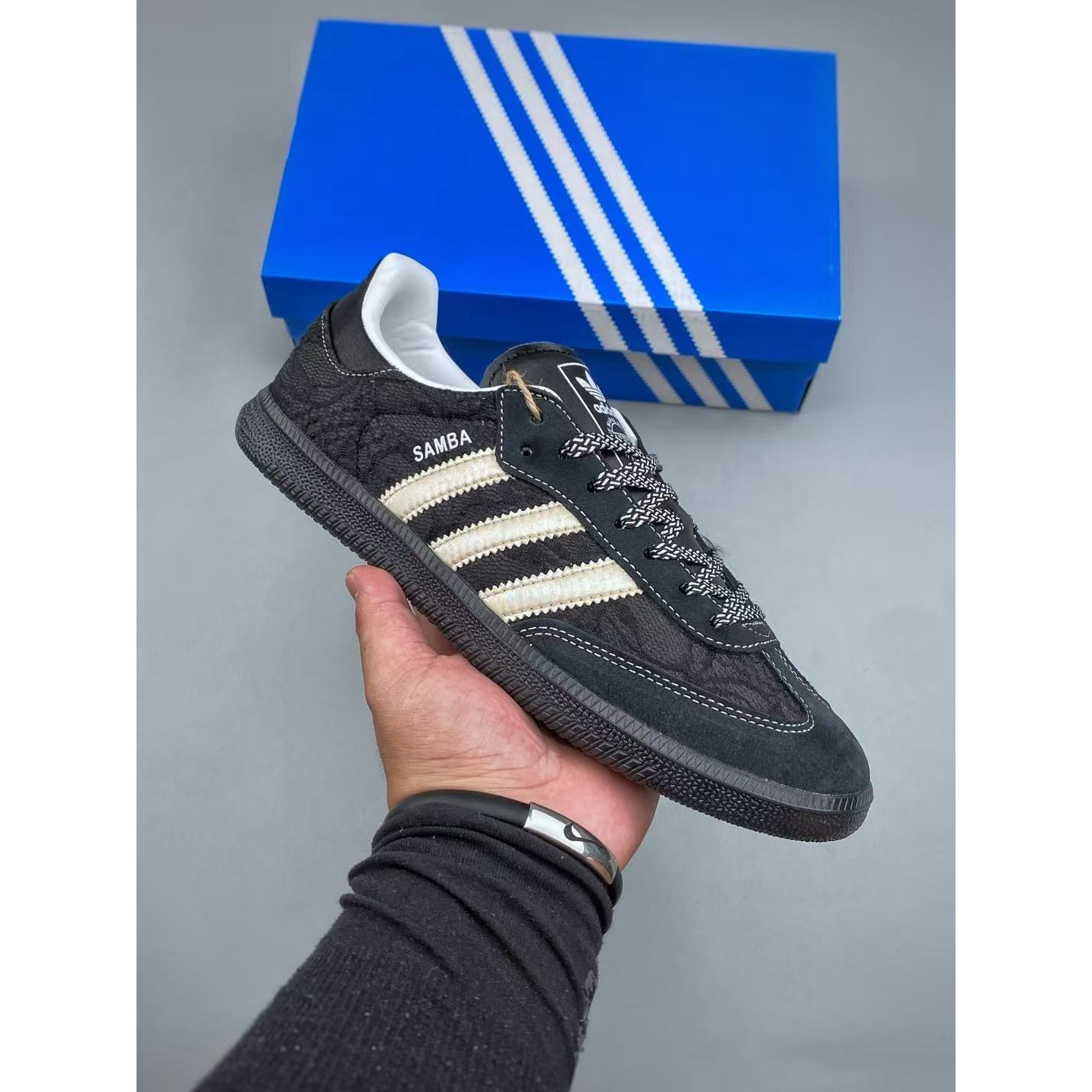 <p>Adidas Originals Samba OG&nbsp; T头鞋(黑)</p>