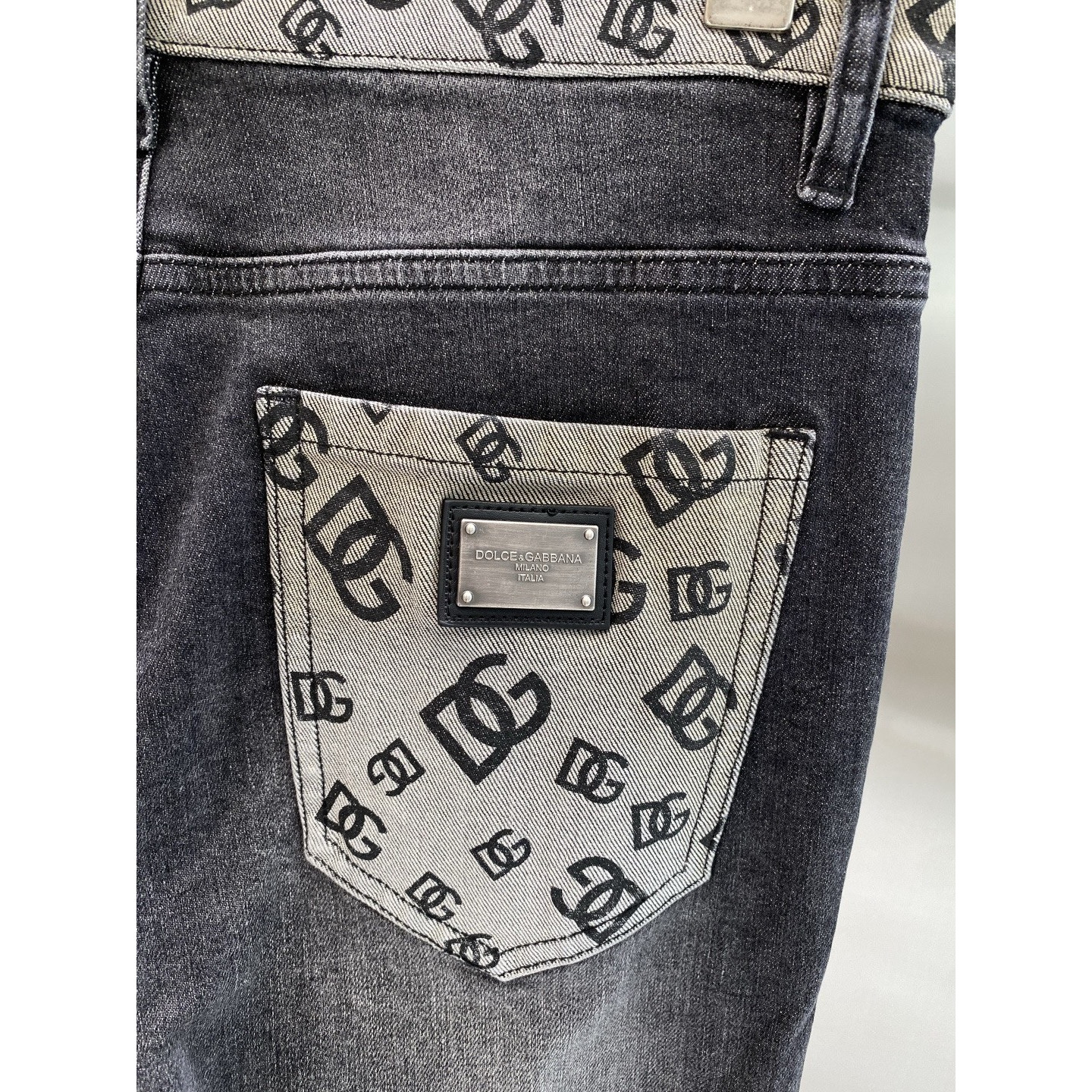 <p>DIOR 休闲牛仔裤</p>