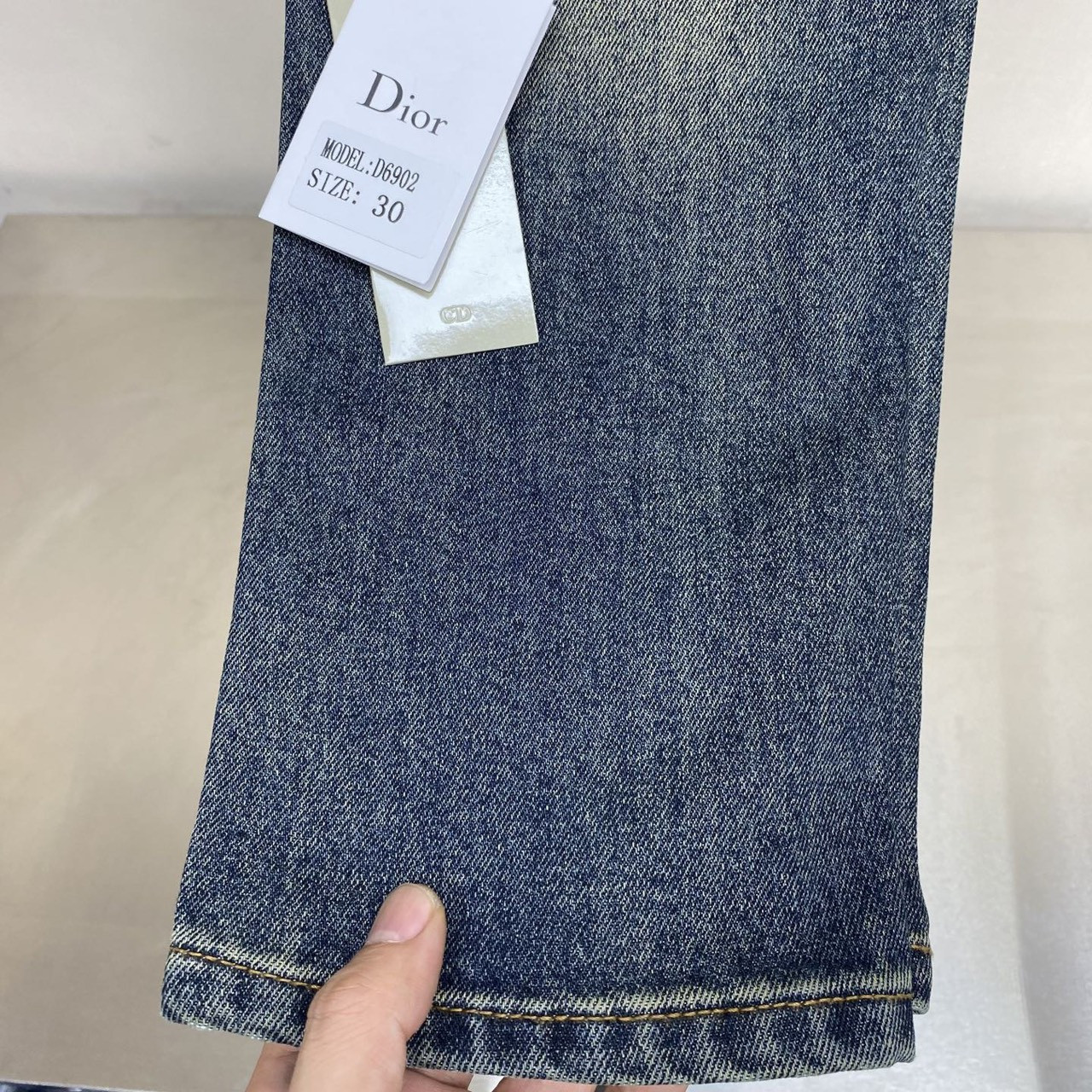 <p>DIOR 丹宁水洗牛仔裤(6902)</p>