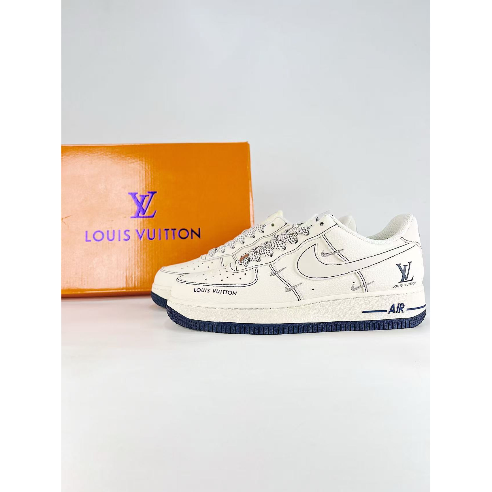 <p>Nike Air Force1 07 low (白)</p>