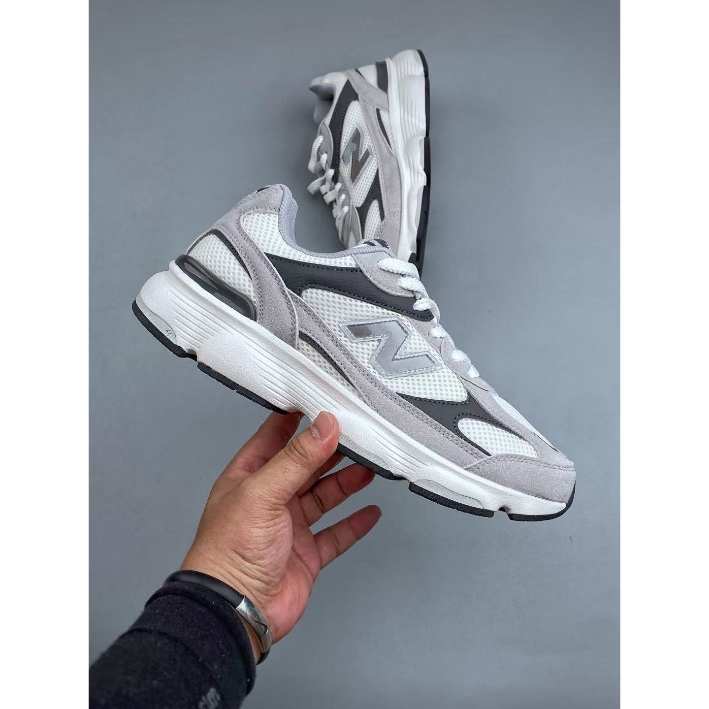 <p>New Balance 603系列 运动慢跑鞋(灰)</p>