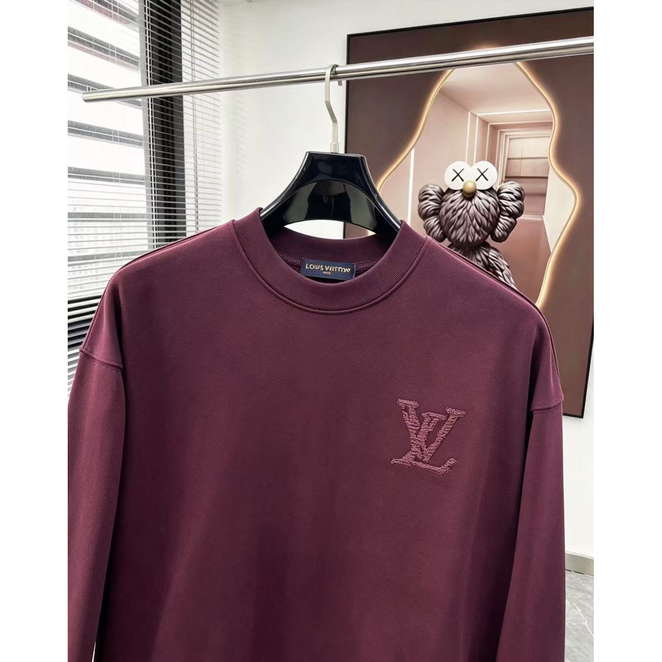 <p>LV 圓領長袖T恤(酒紅)</p>
